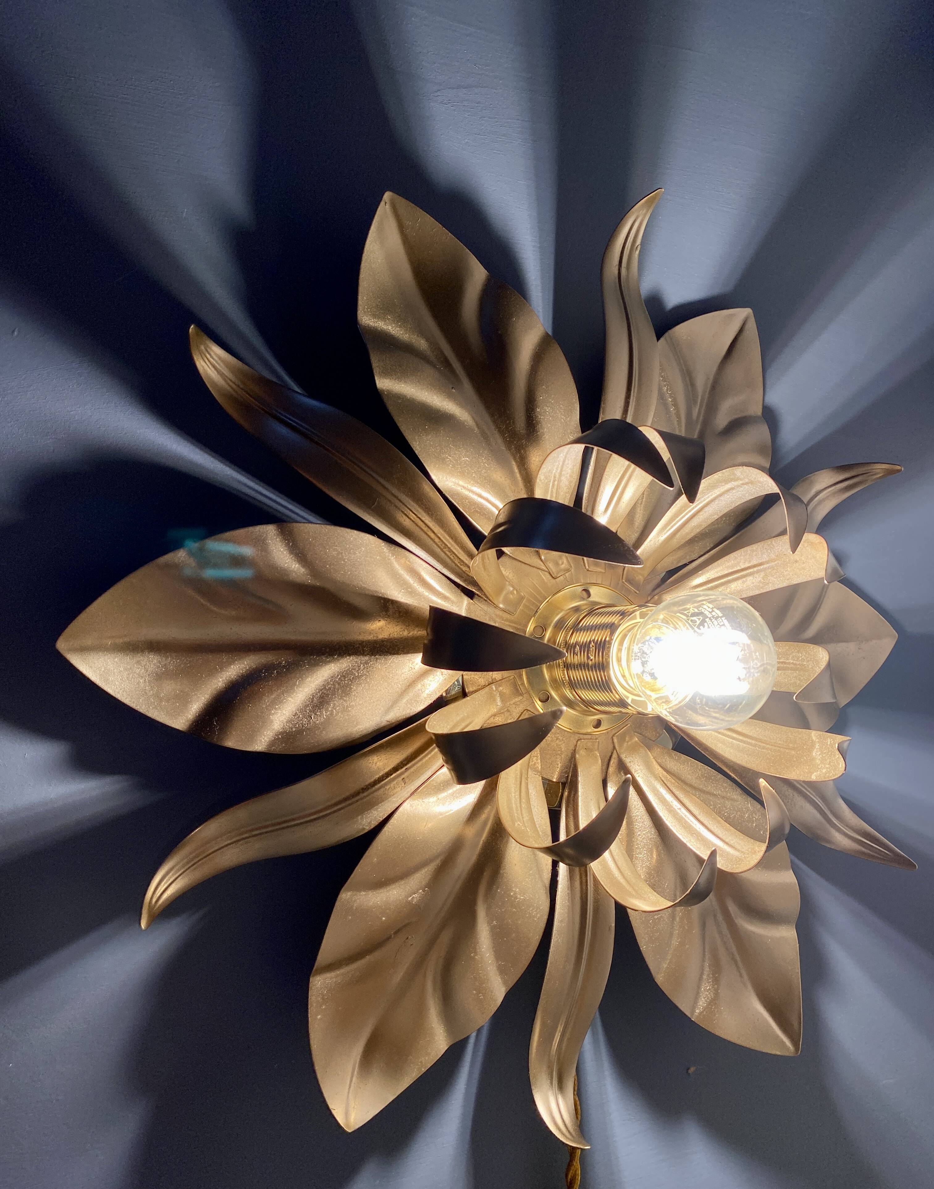 Vintage wall light in gold metal