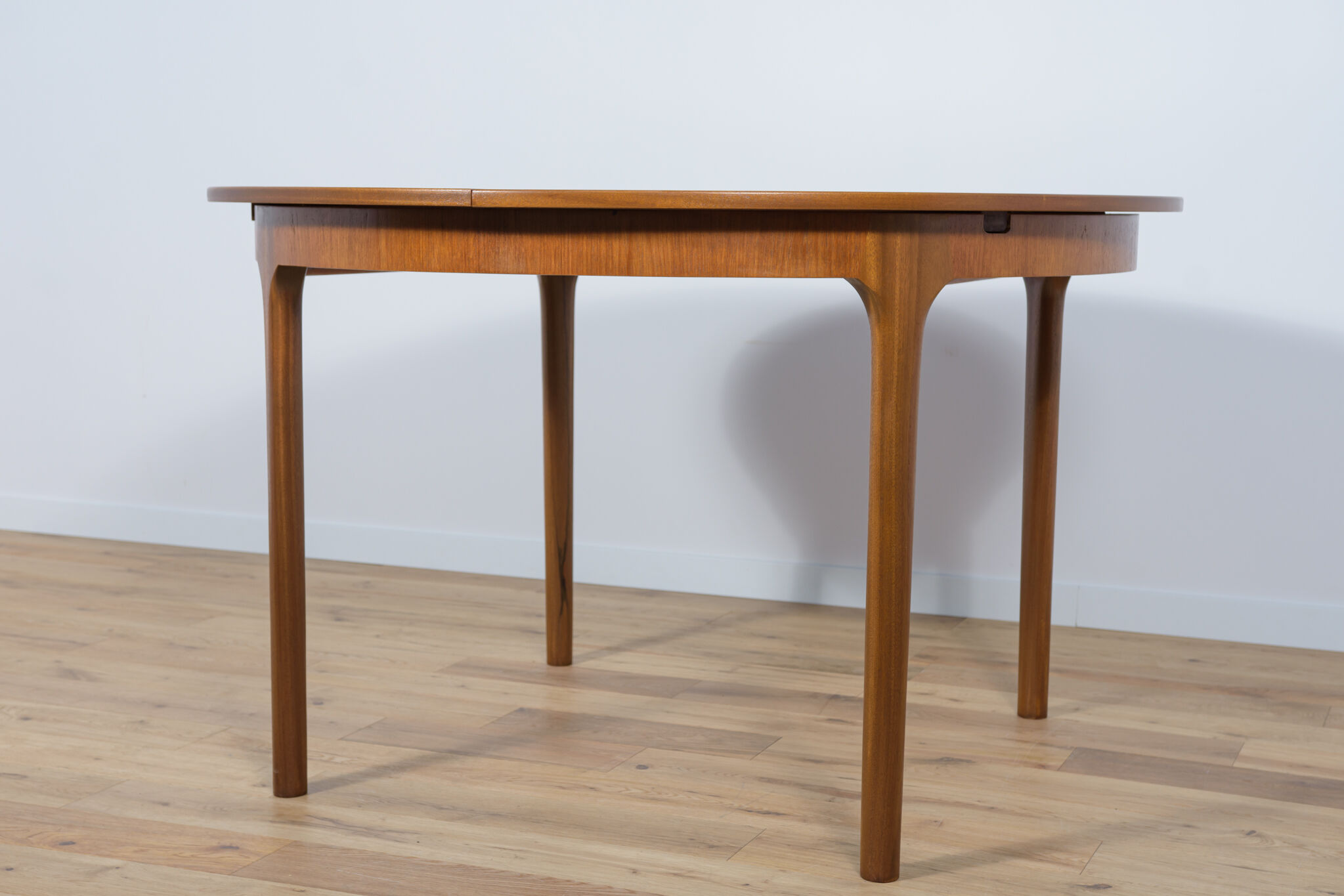 Round Extendable Dining Table from McIntosh, 1960s