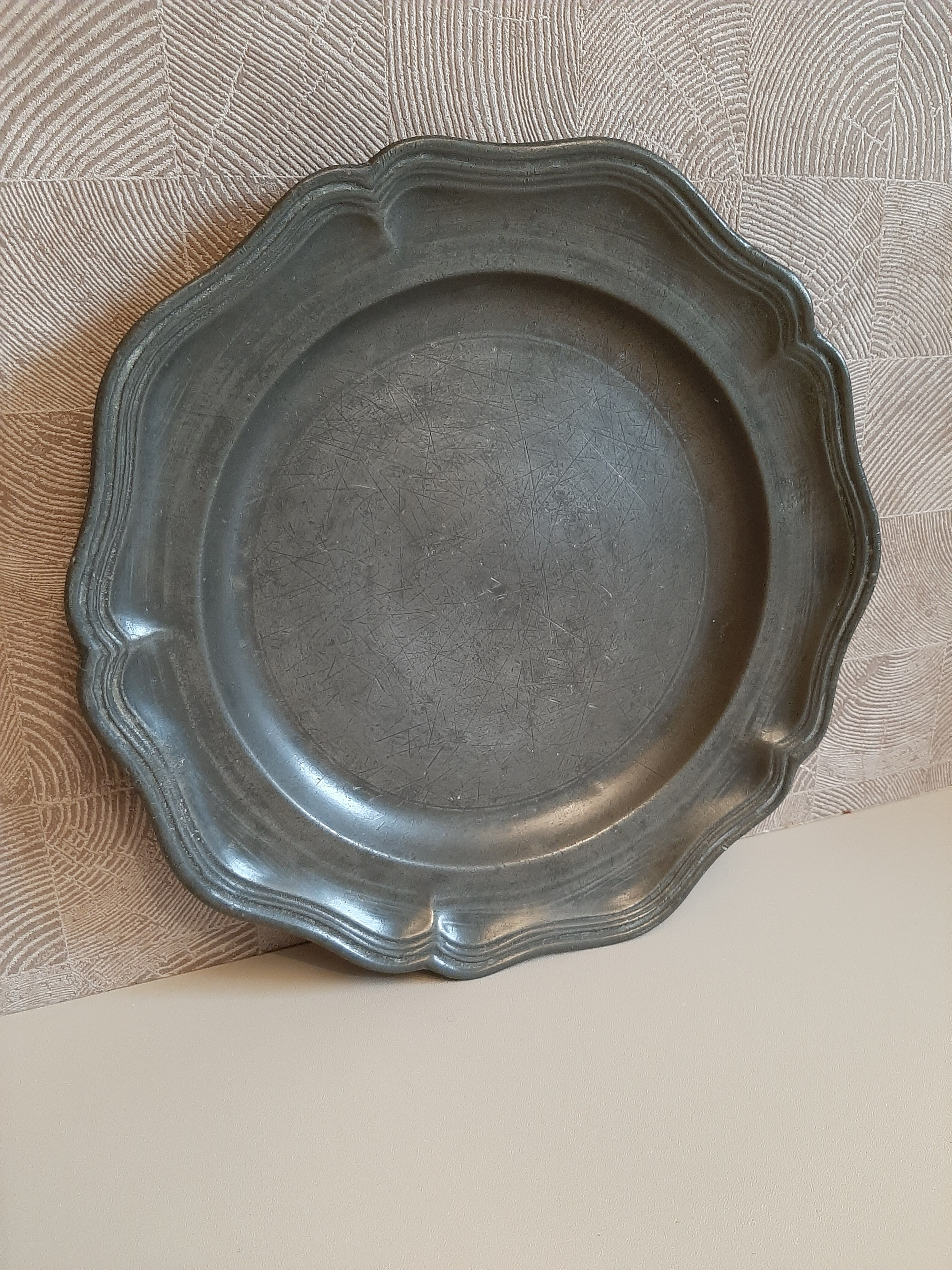 Assiette en étain 18ème siècle