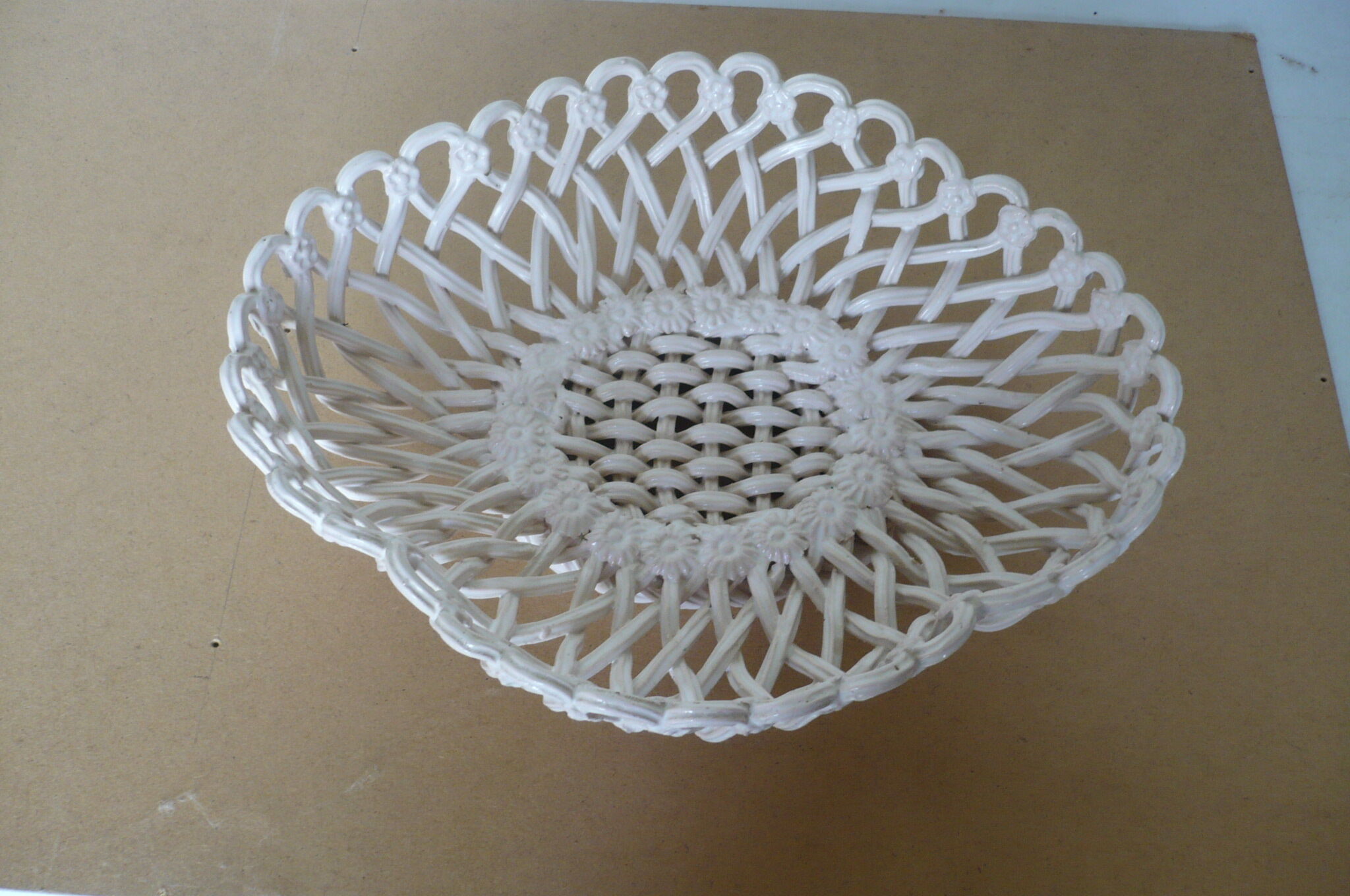 Malicorne ceramic fruit dish