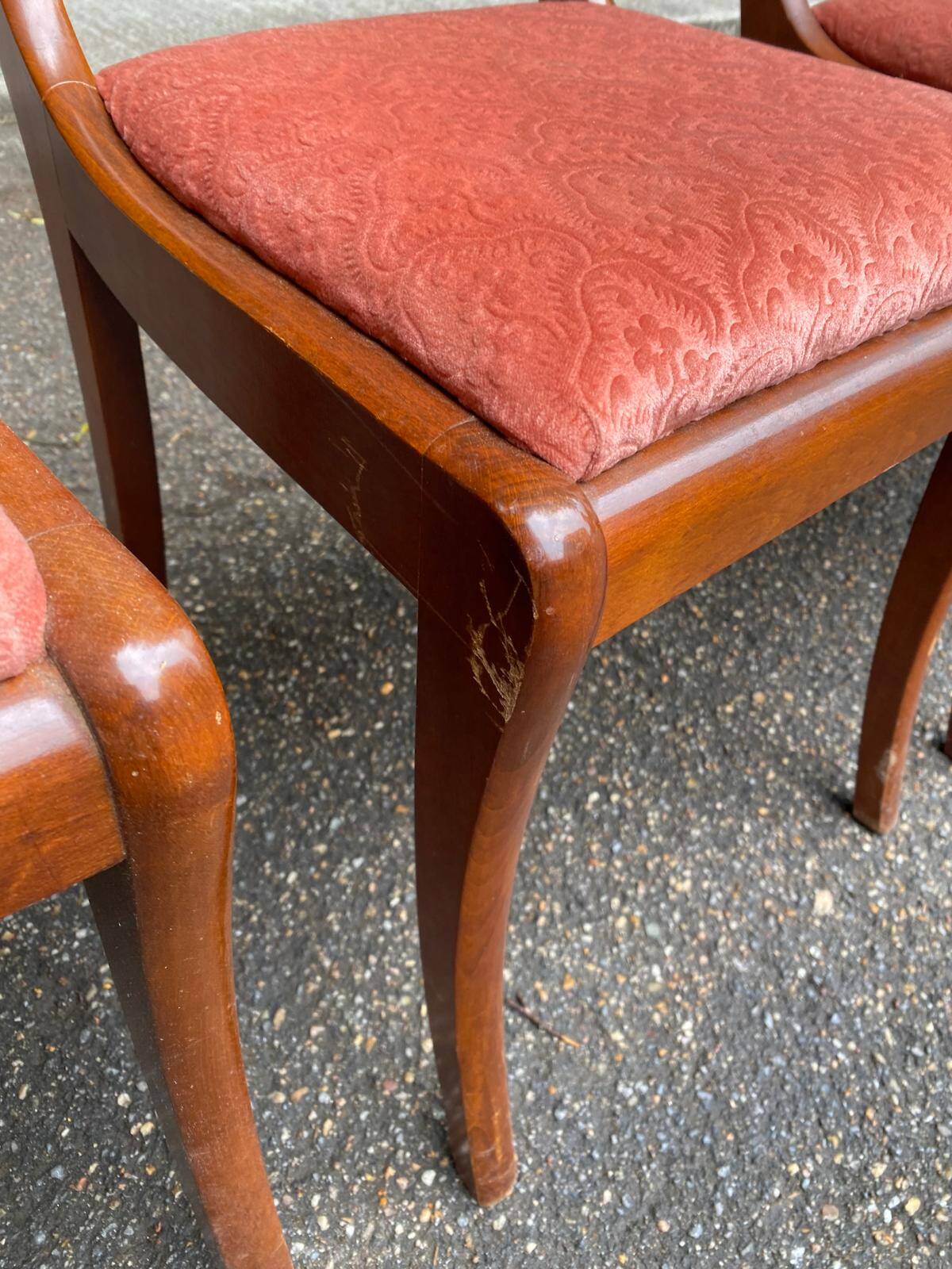 4 dining chairs made of solid wood and pink velvet fabric from the 1950s.