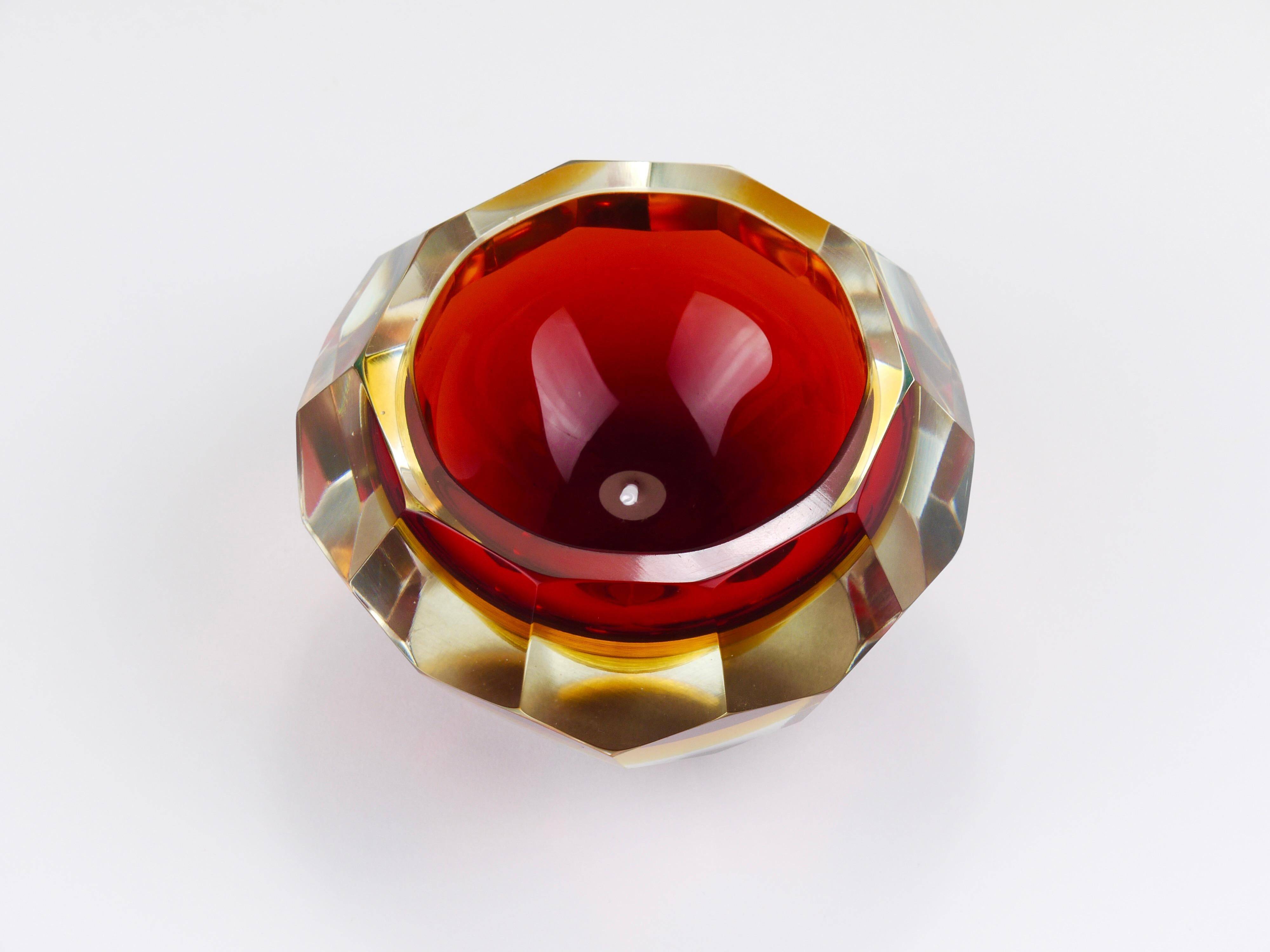 Mandruzzato Sommerso Bol Facetté en Verre Murano pour Caviar, Italie, 1960s