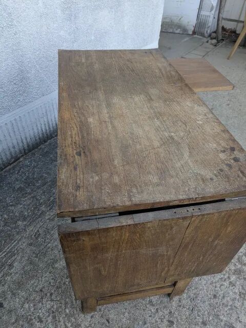 Child's desk