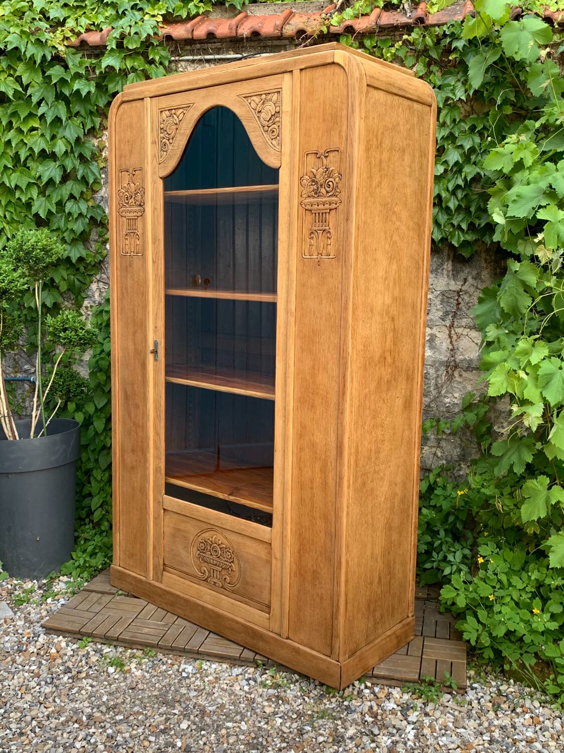 Armoire parisienne vitrée art déco bois brut 1930