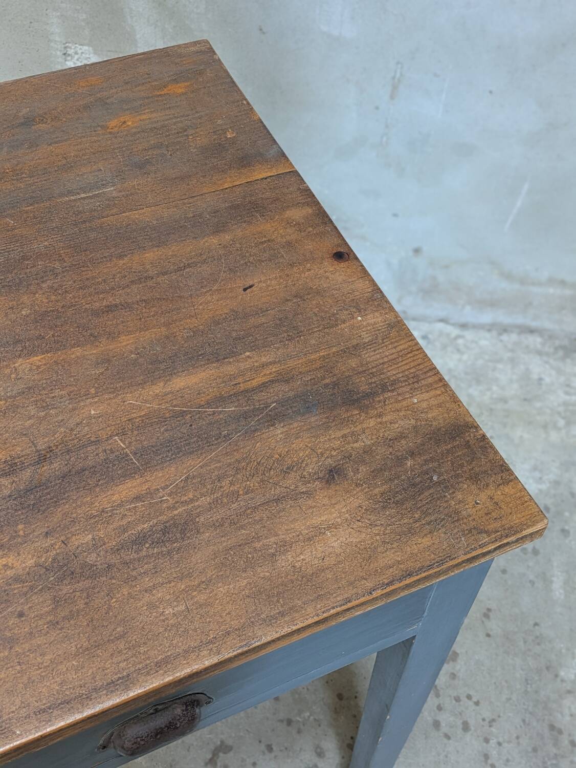 Table / desk
