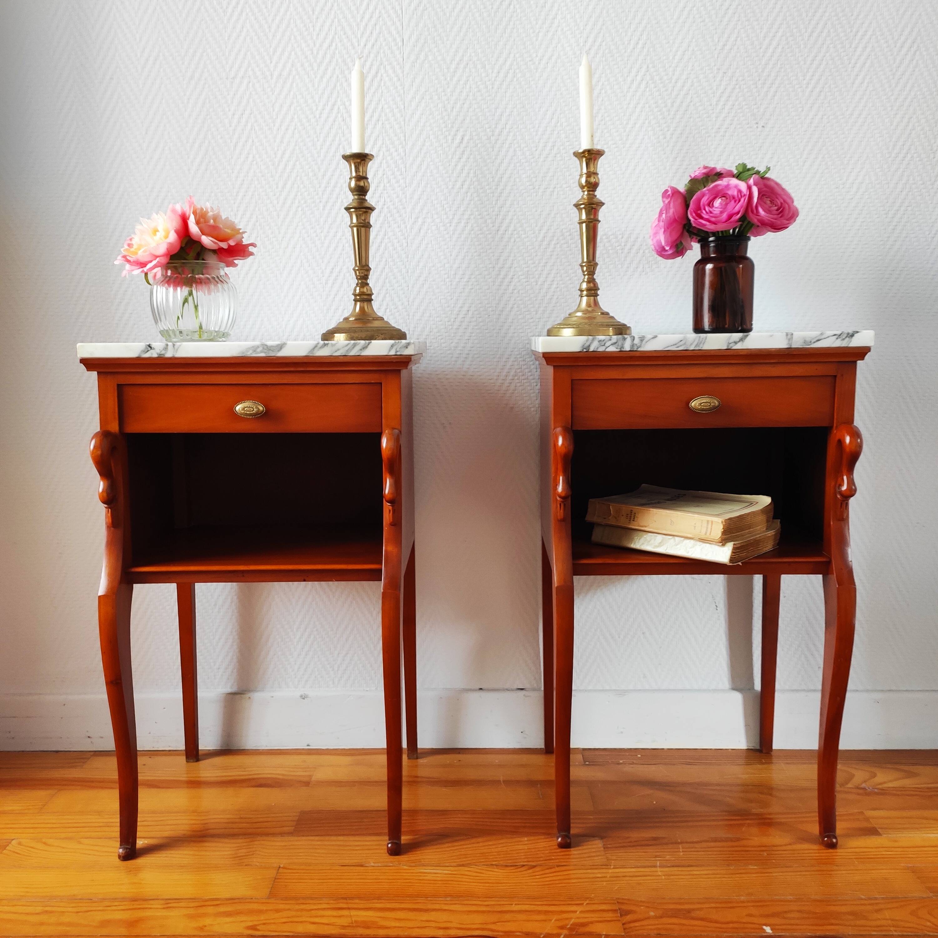 Paire de tables de chevet
