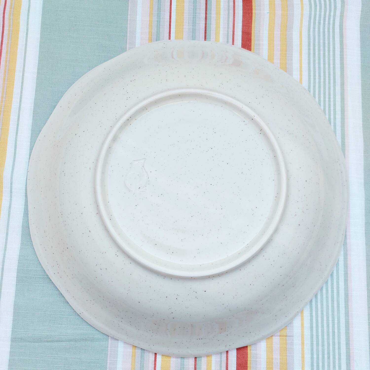 Hollow serving dish
