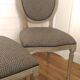Paire de chaises médaillon