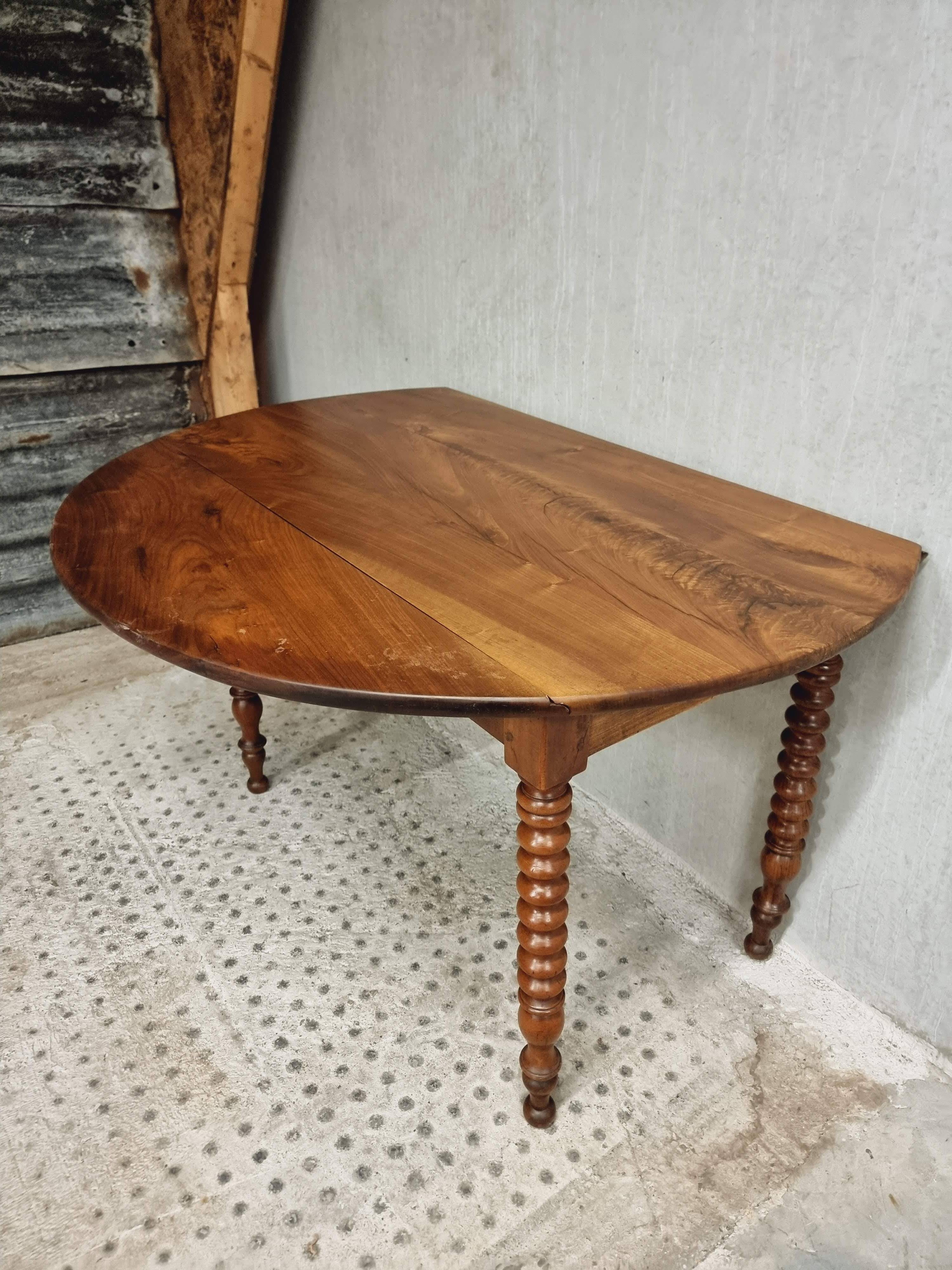 Antique round table drop-leaf table 125 cm walnut