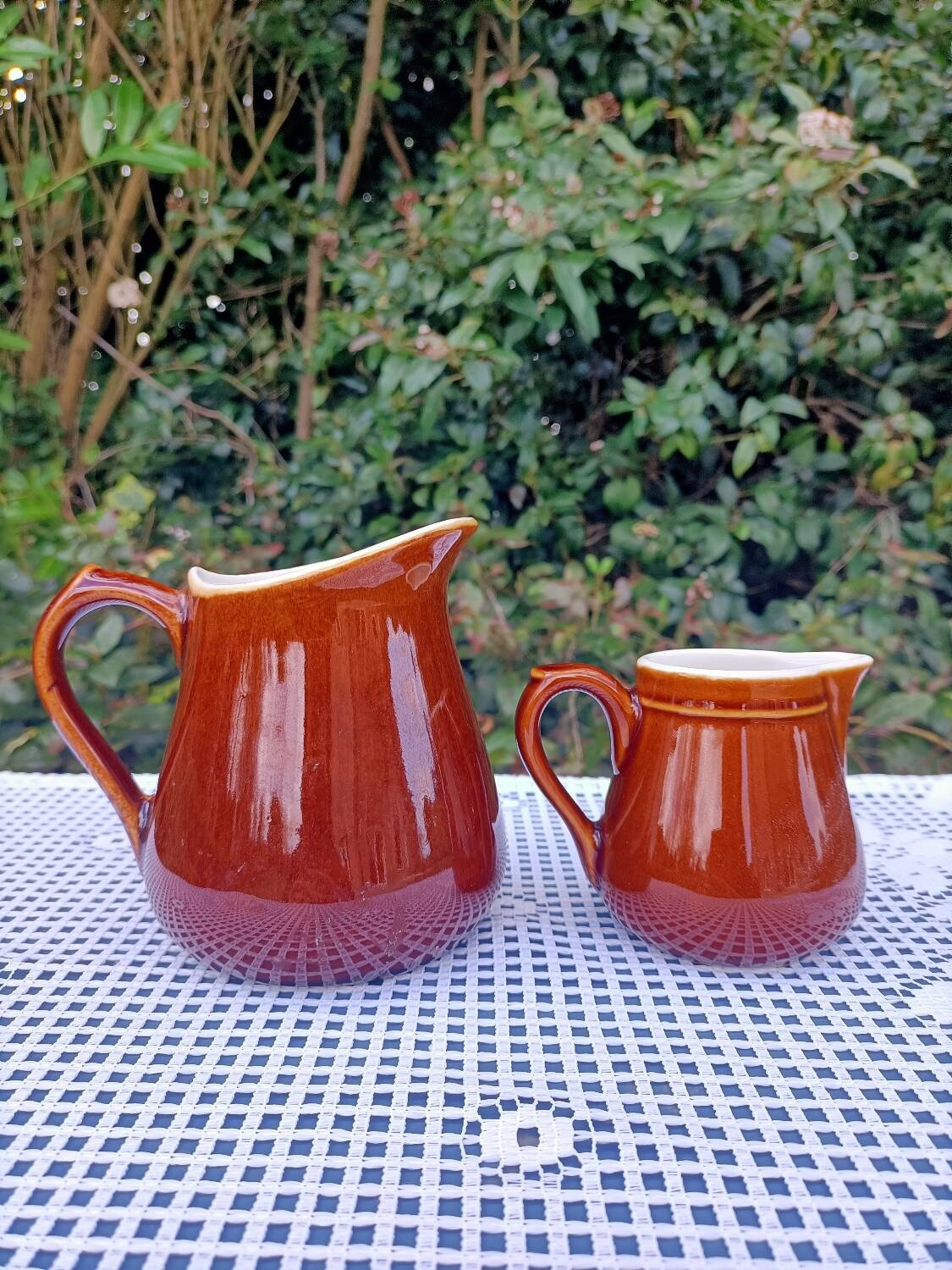 Retro ceramic milk jugs 💐