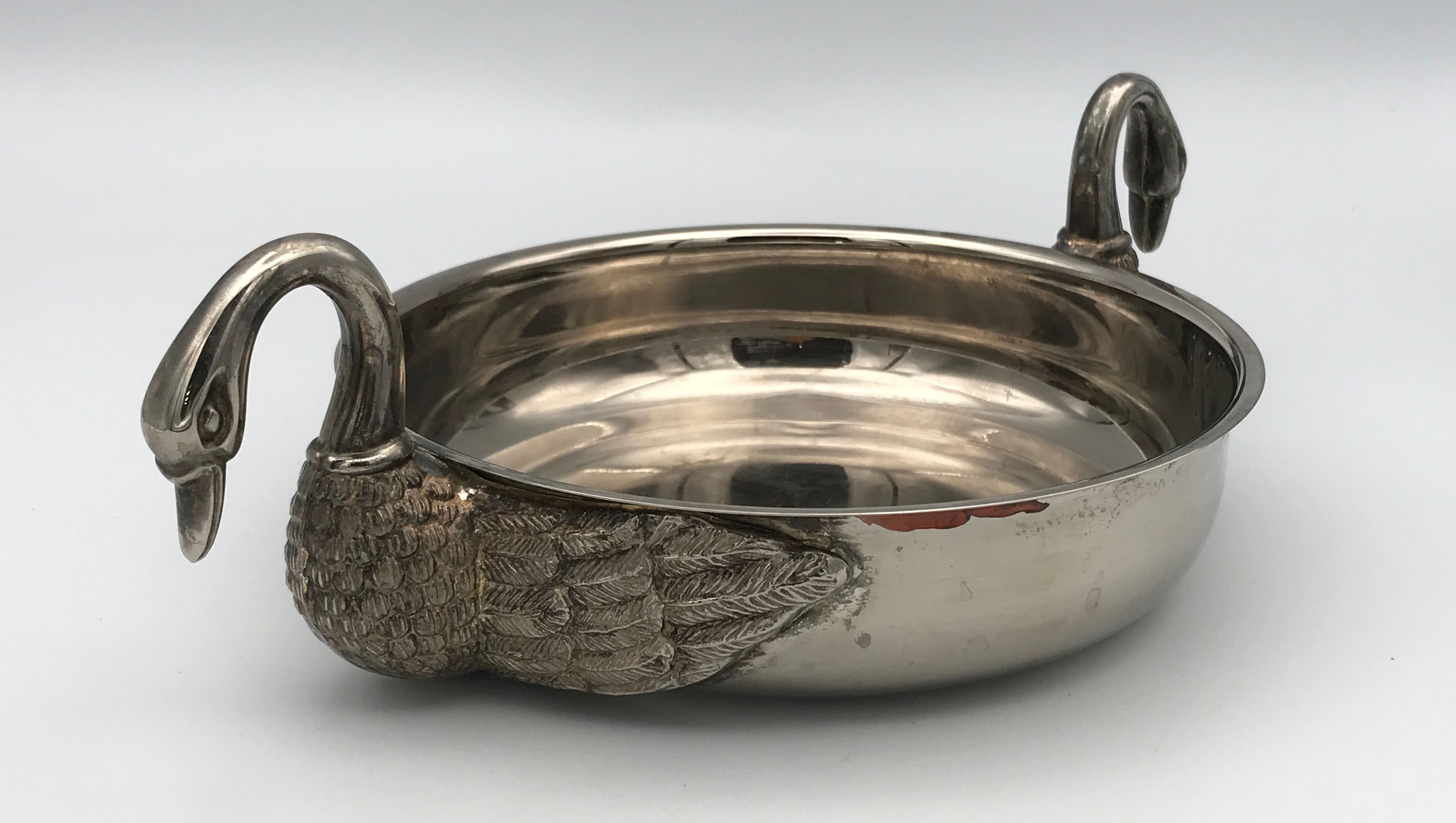 Cut vintage pocket tray in silver metal, swan-shaped handles