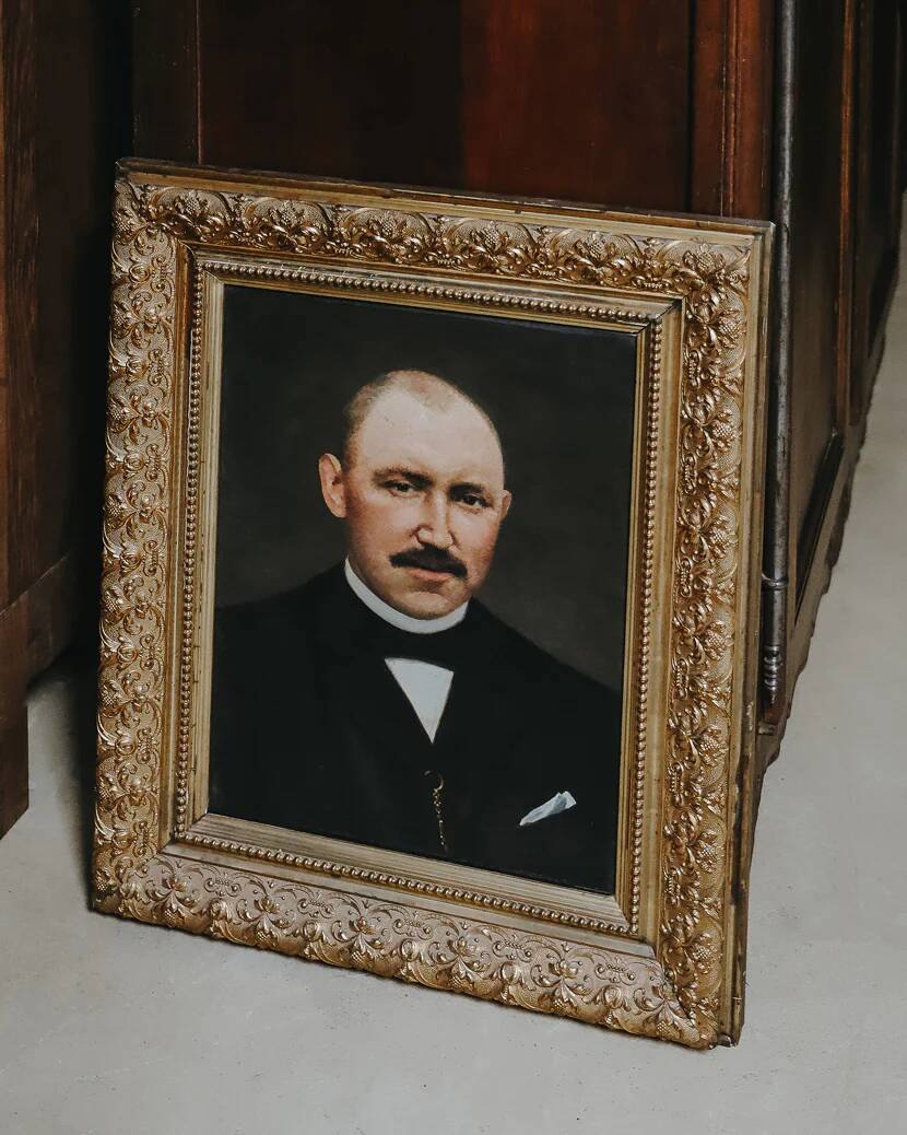 Early 20th century portrait painting of a gentleman by W.N. Hendrikse