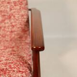 Fauteuil scandinave et repose-pieds couleur homard rouge design by H. Lis