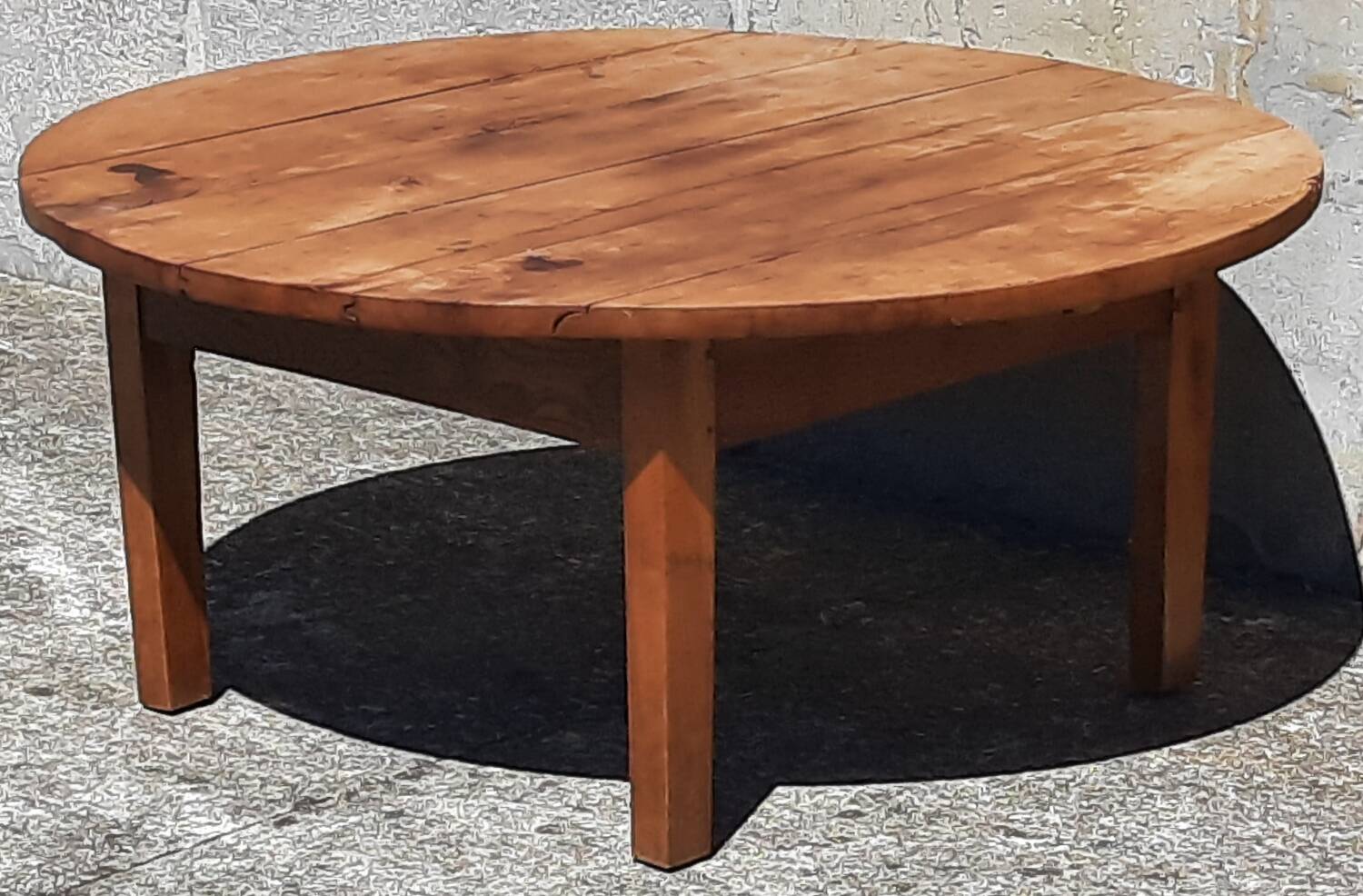 Folding coffee table.