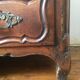 Commode en noyer lyonnaise Louis XV d'époque du 18ème