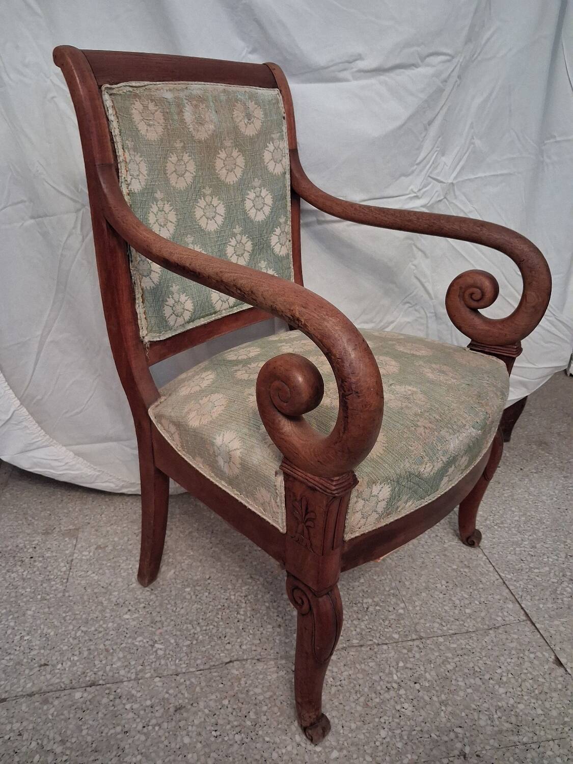 Cross-back armchair in Directoire style