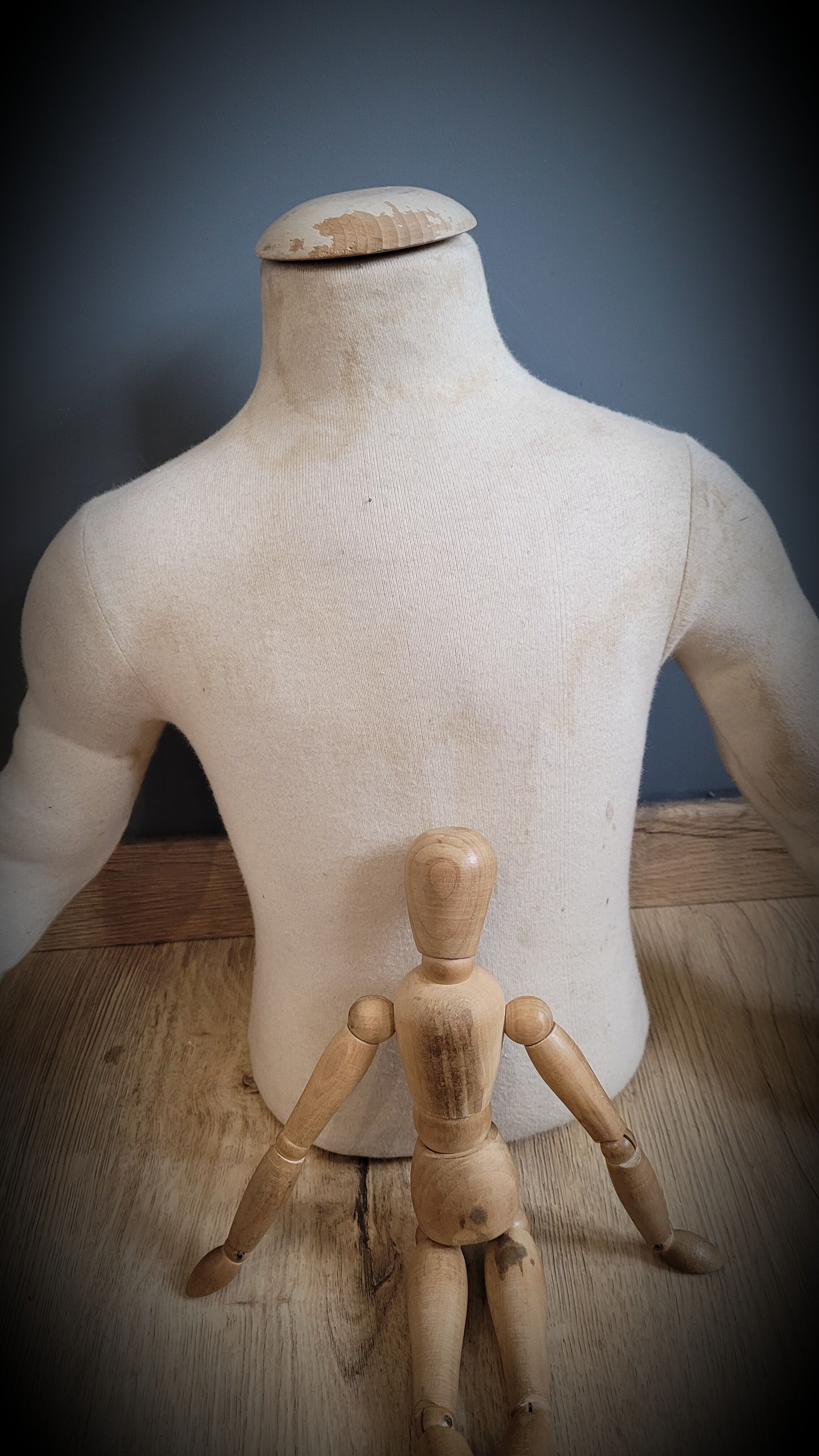 Mannequin wood fabric