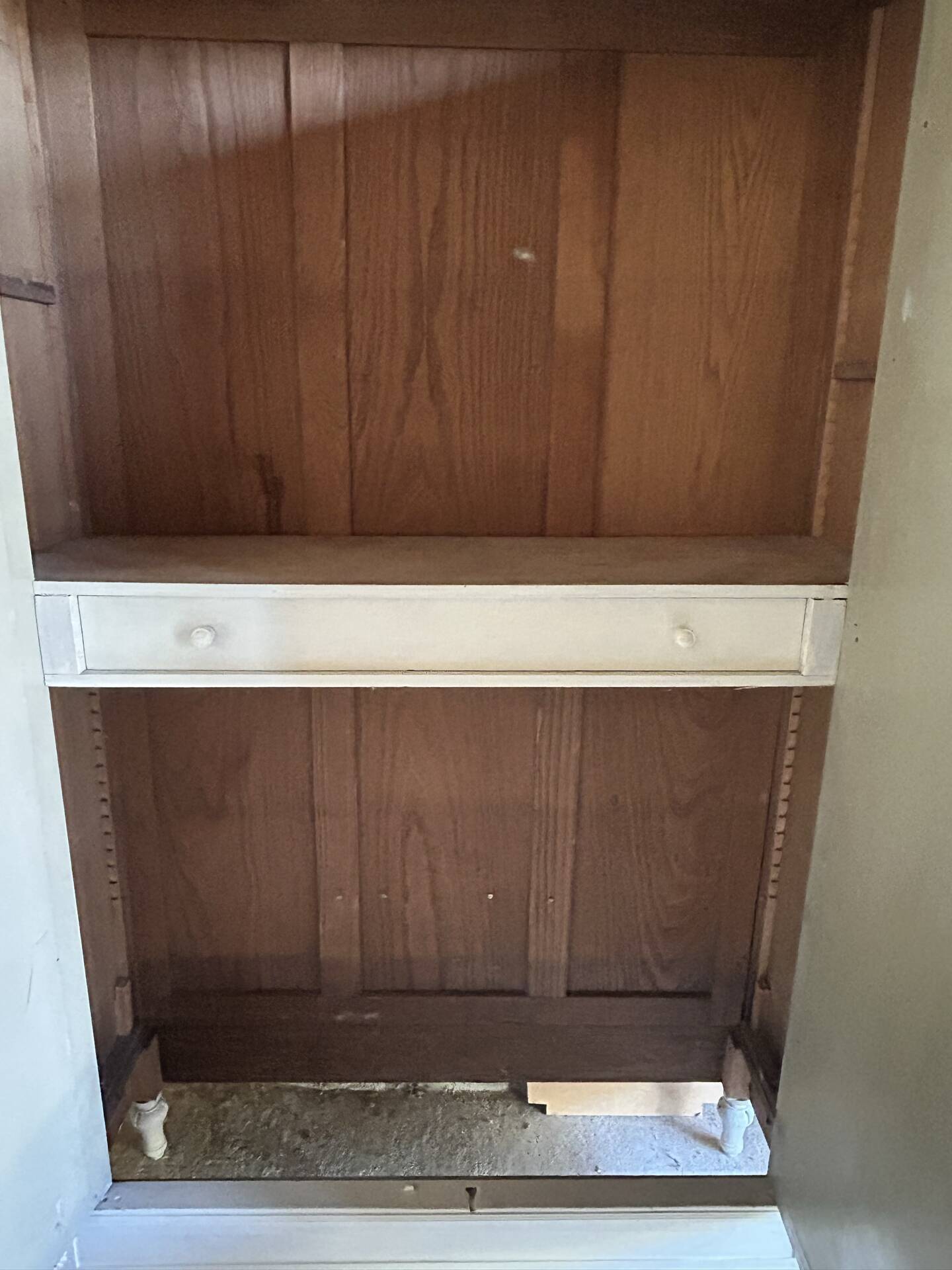 Armoire ancienne avec miroir