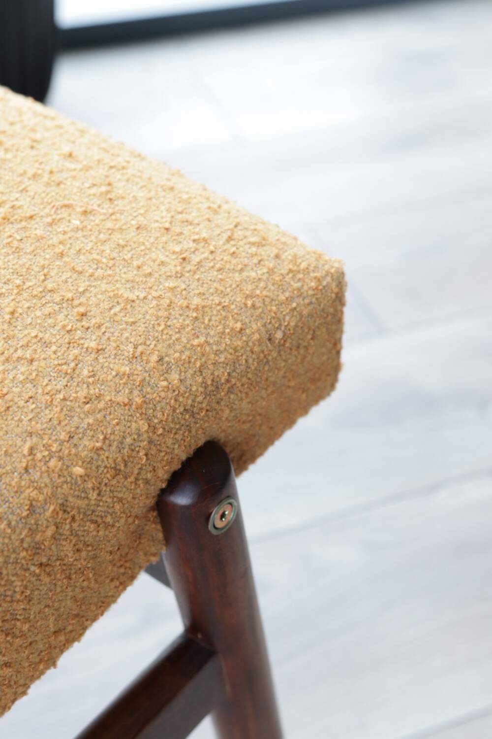 Fauteuil vintage jaune bouclé 1970