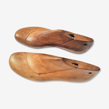 Paire de forme pied homme de cordonnier en bois et fer ancien taille 41