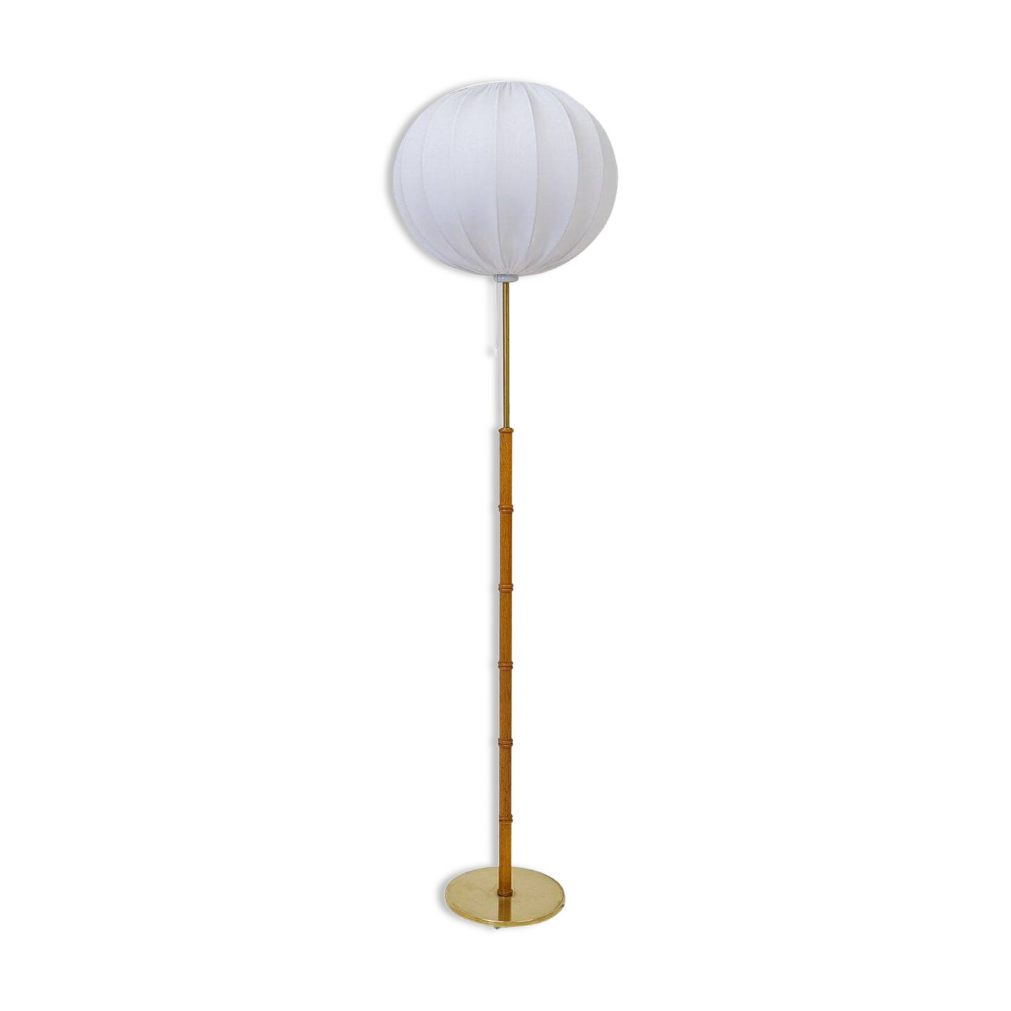 Mid-century floor lamp in brass and oak by Falkenbergs Belysning, Sweden, 1960s.