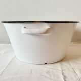 Large vintage basin in white enameled sheet metal