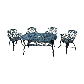 Ancient cast iron garden lounge