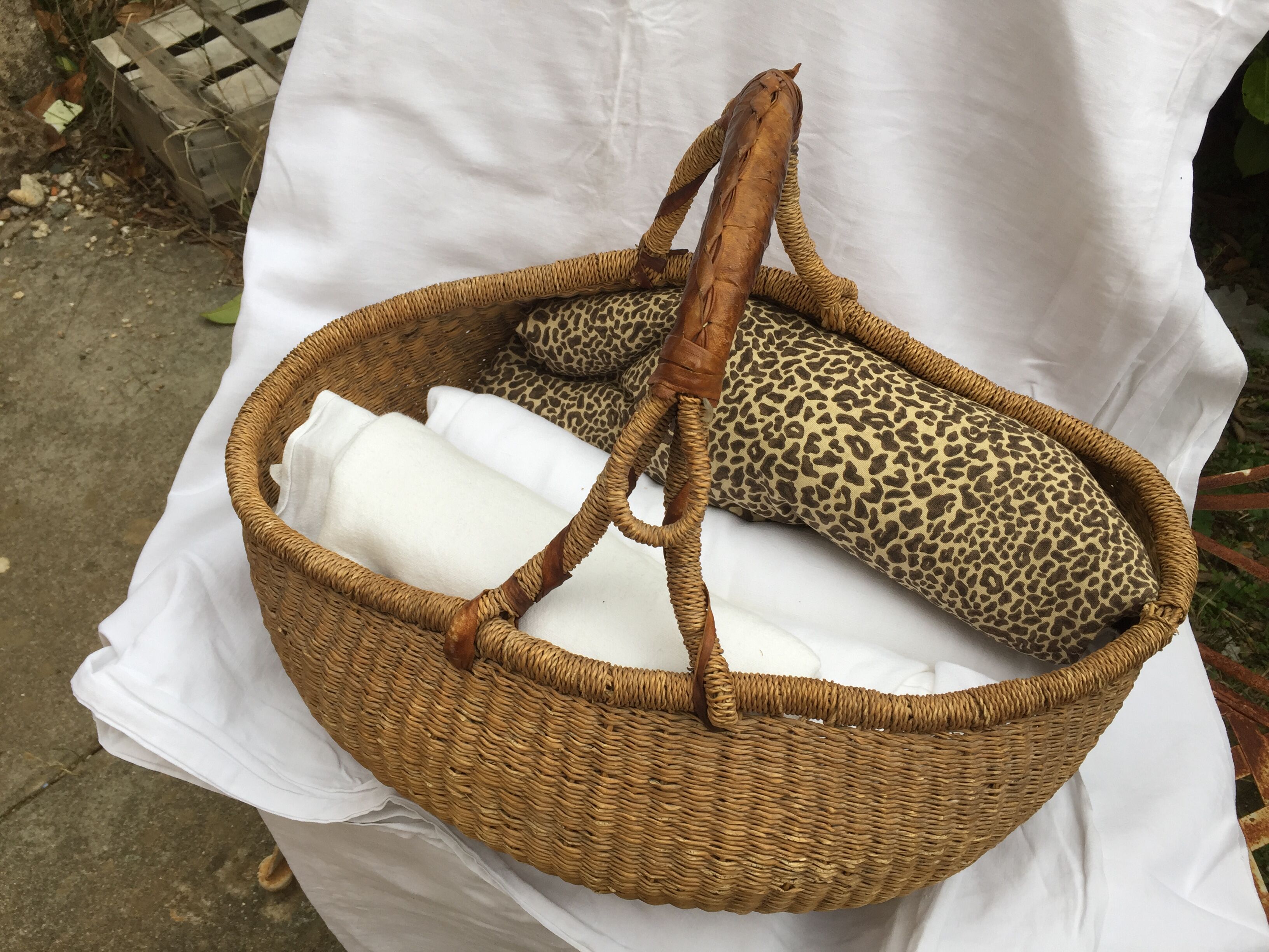 Lot of two former African baskets