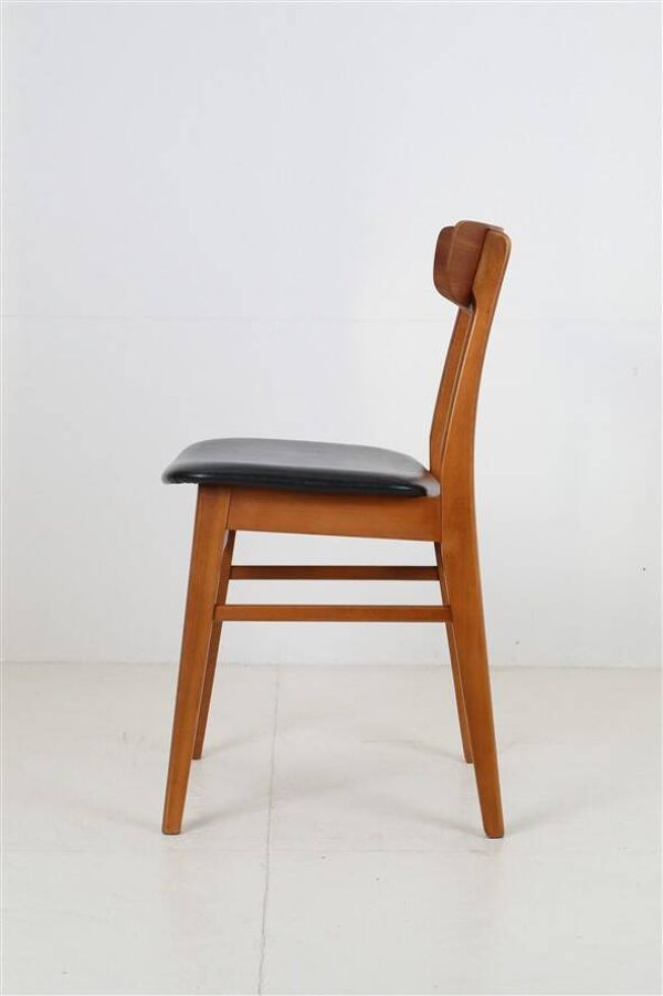 Chaise Findahl “Mosbøl” / années 1960 / années 1970 / teck / hêtre / skai / noir / design danois moderne du milieu du siècle