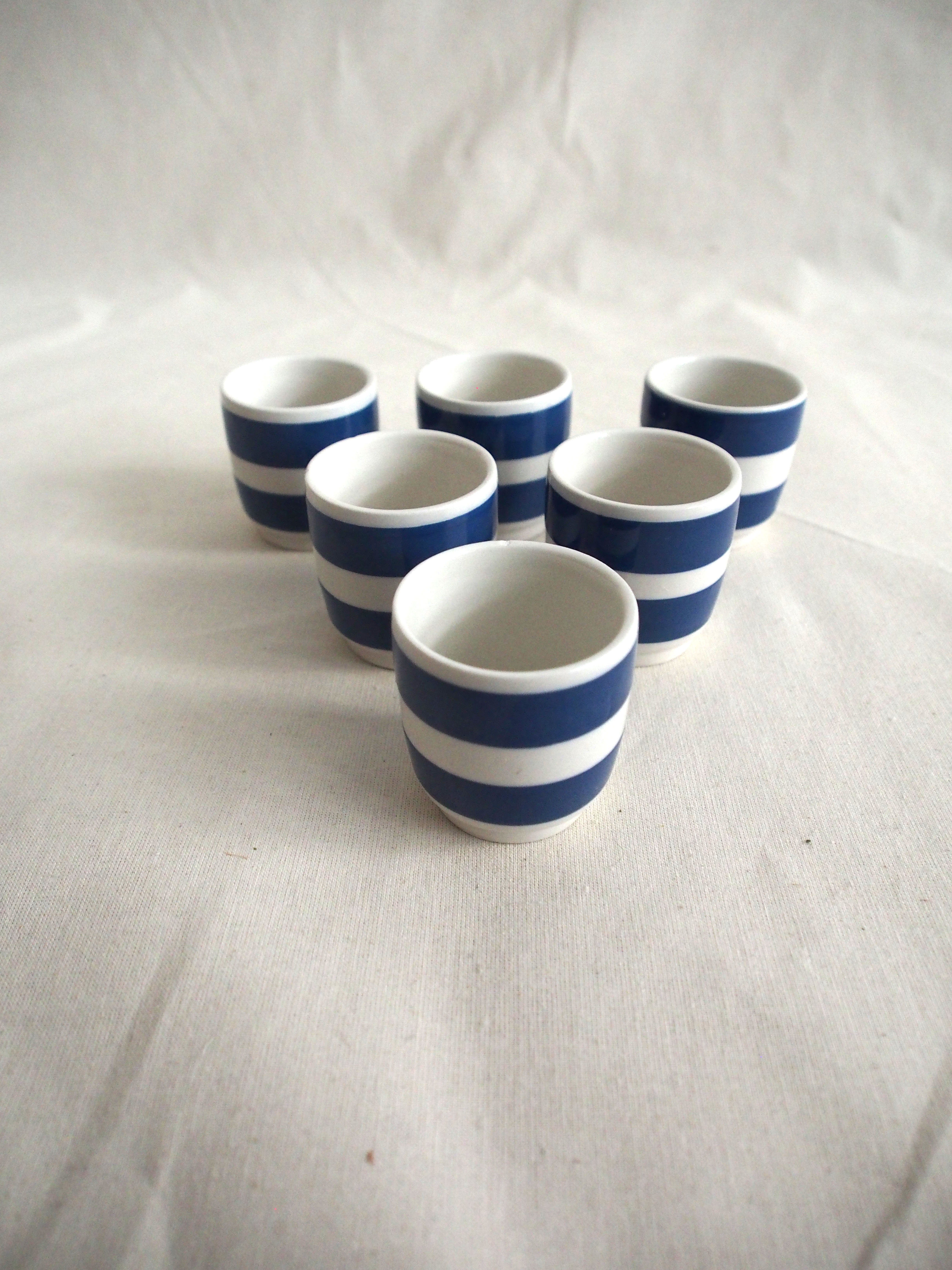 Series of 6 earthenware cockroaches
