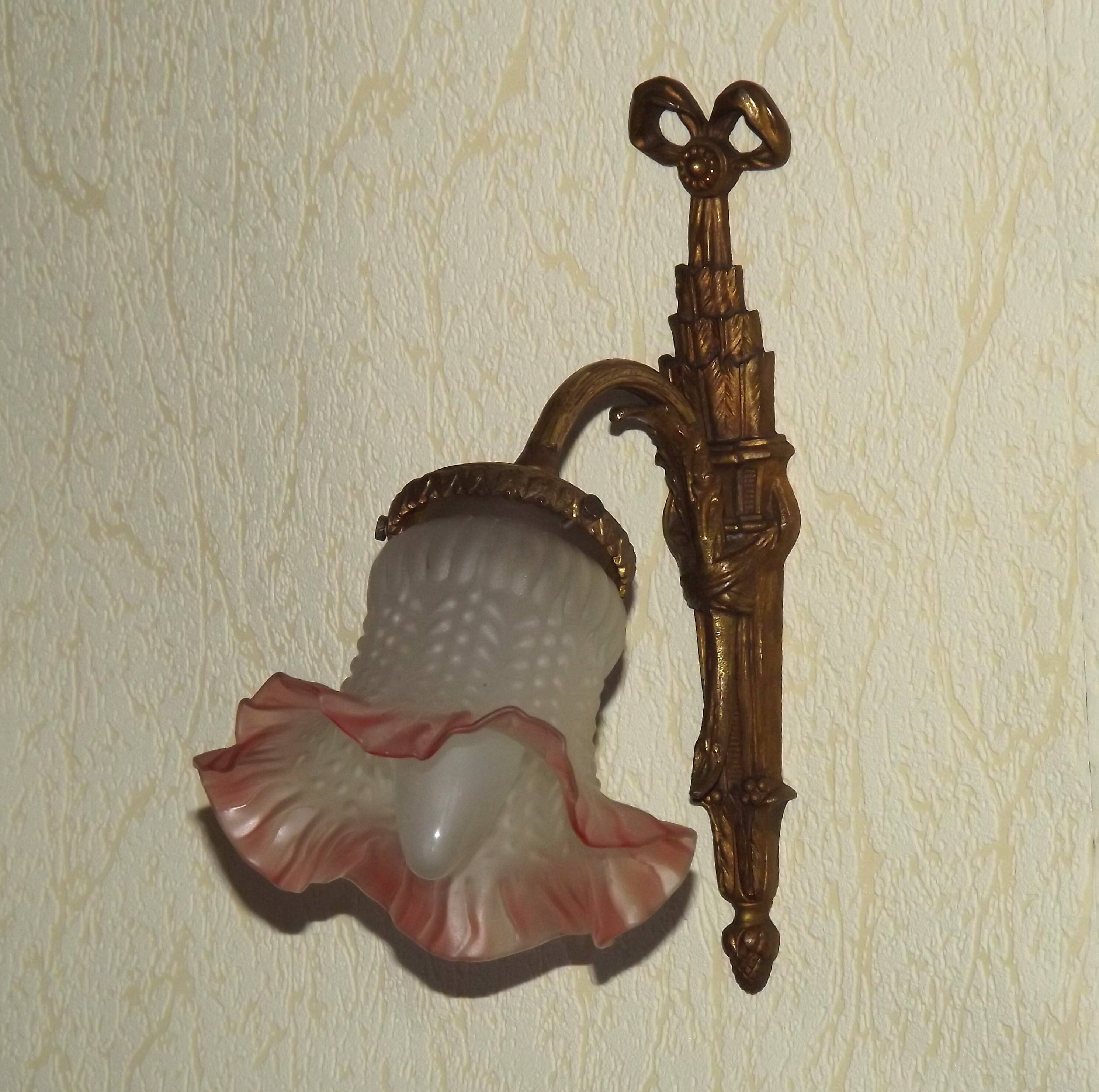 French Bronze Empire Style Ribbon & Bows Wall Light with Frilled Glass Shade 5140