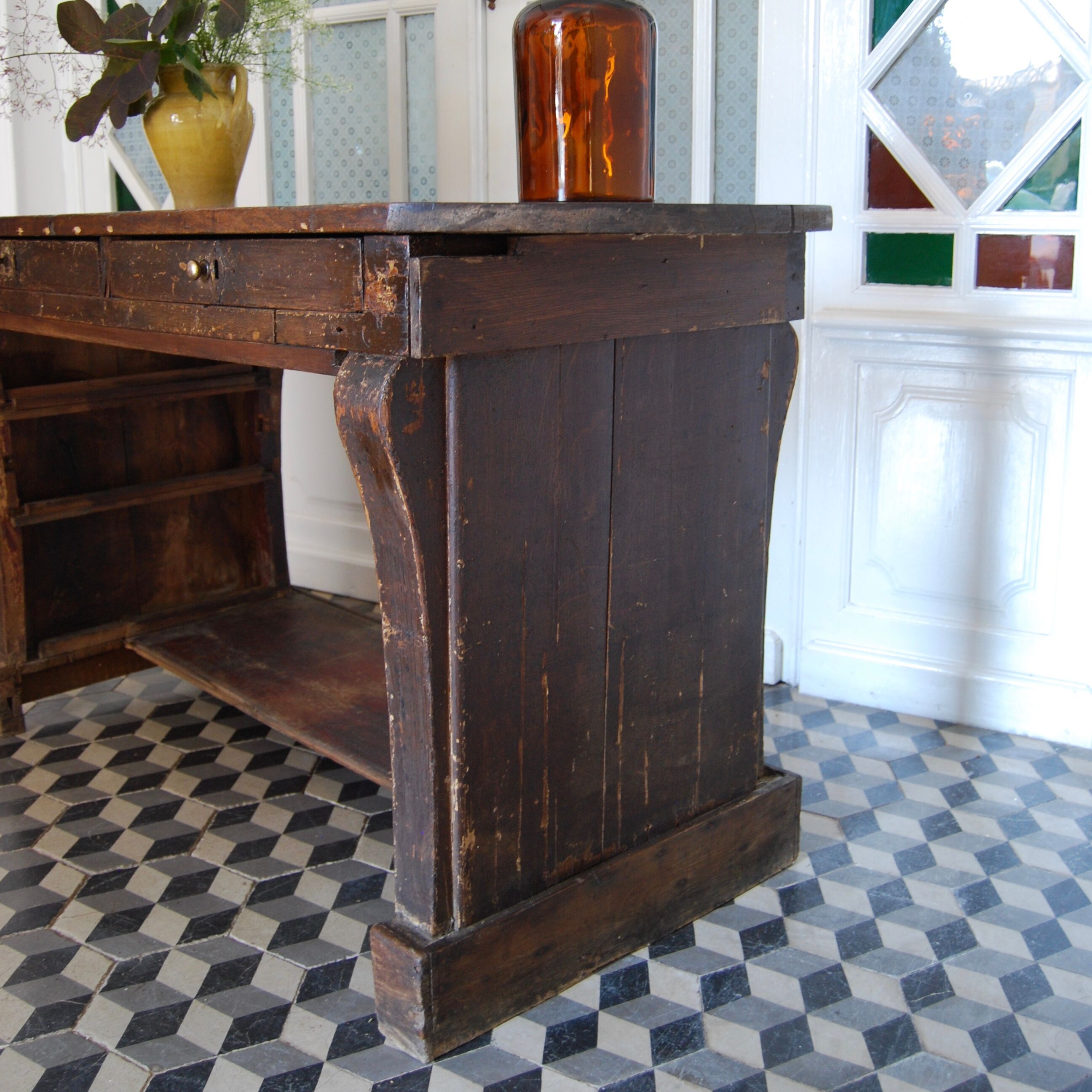 Trade furniture countertop jeweler