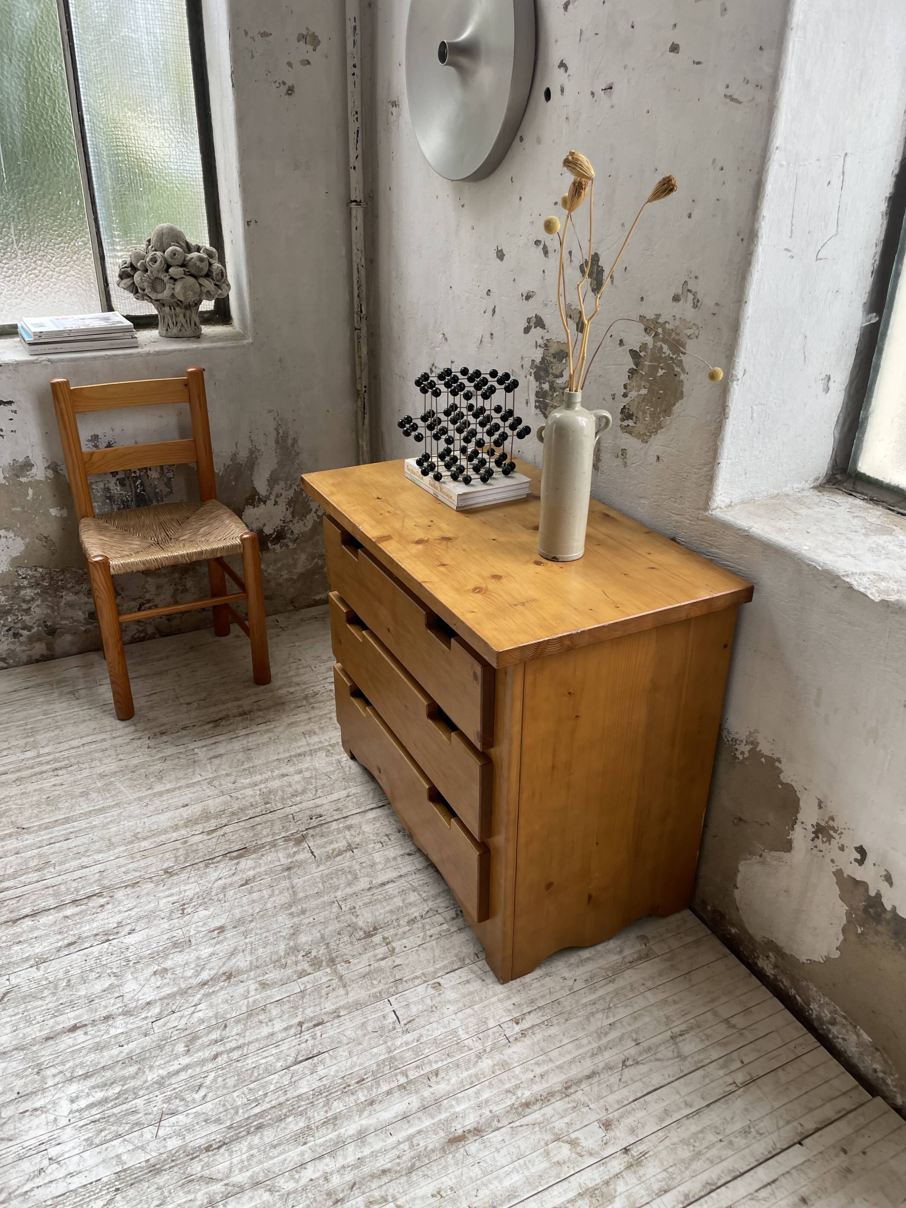 80s pine chest of drawers, mountain furniture