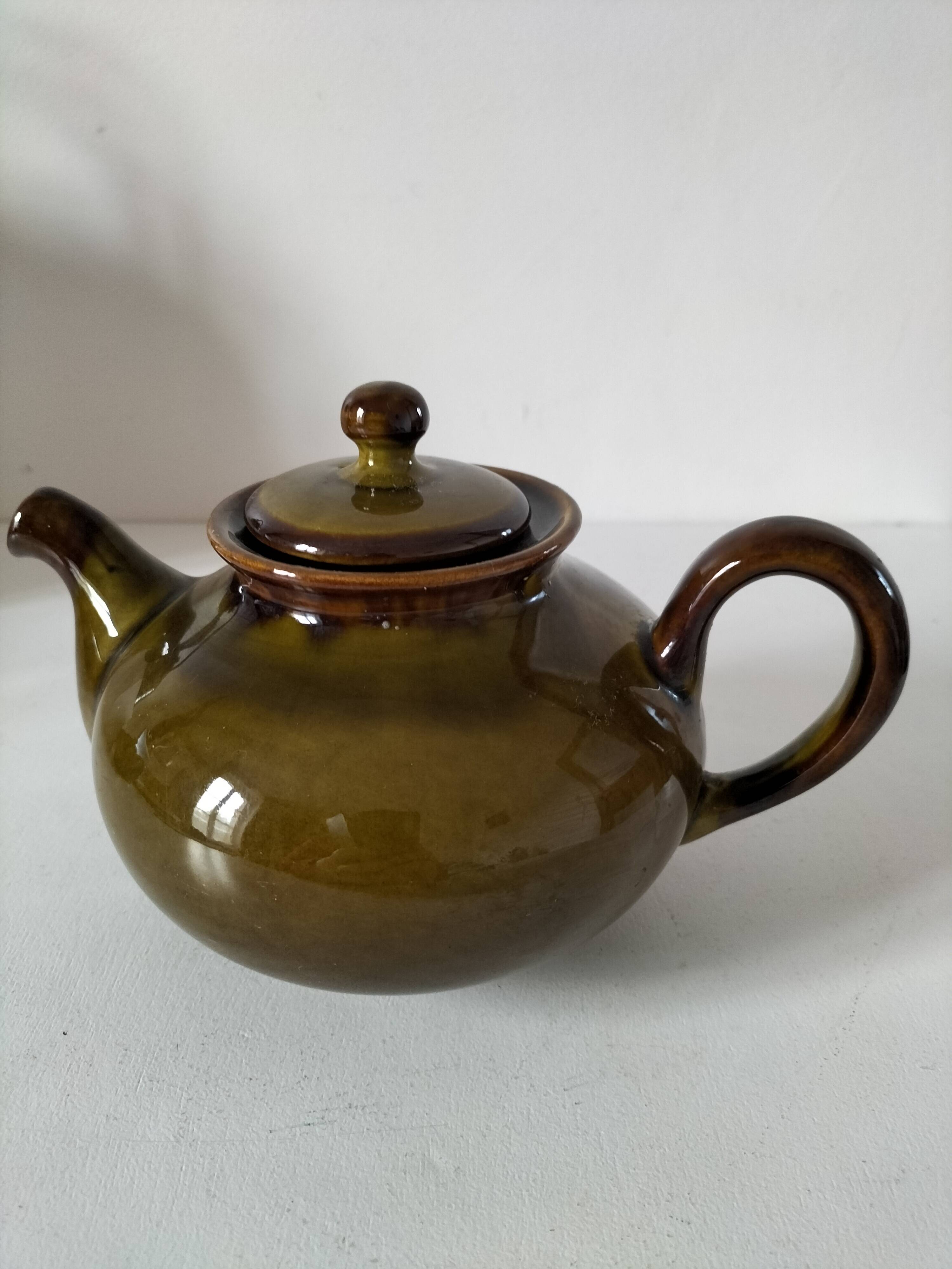 Saint Clément earthenware teapot
