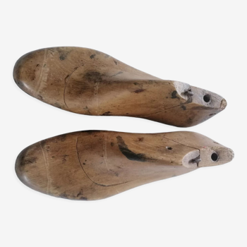 Pair of shoemaker's shoe shapes