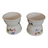 Paire de coquetiers diabolos porcelaine décor aux barbeaux XXème