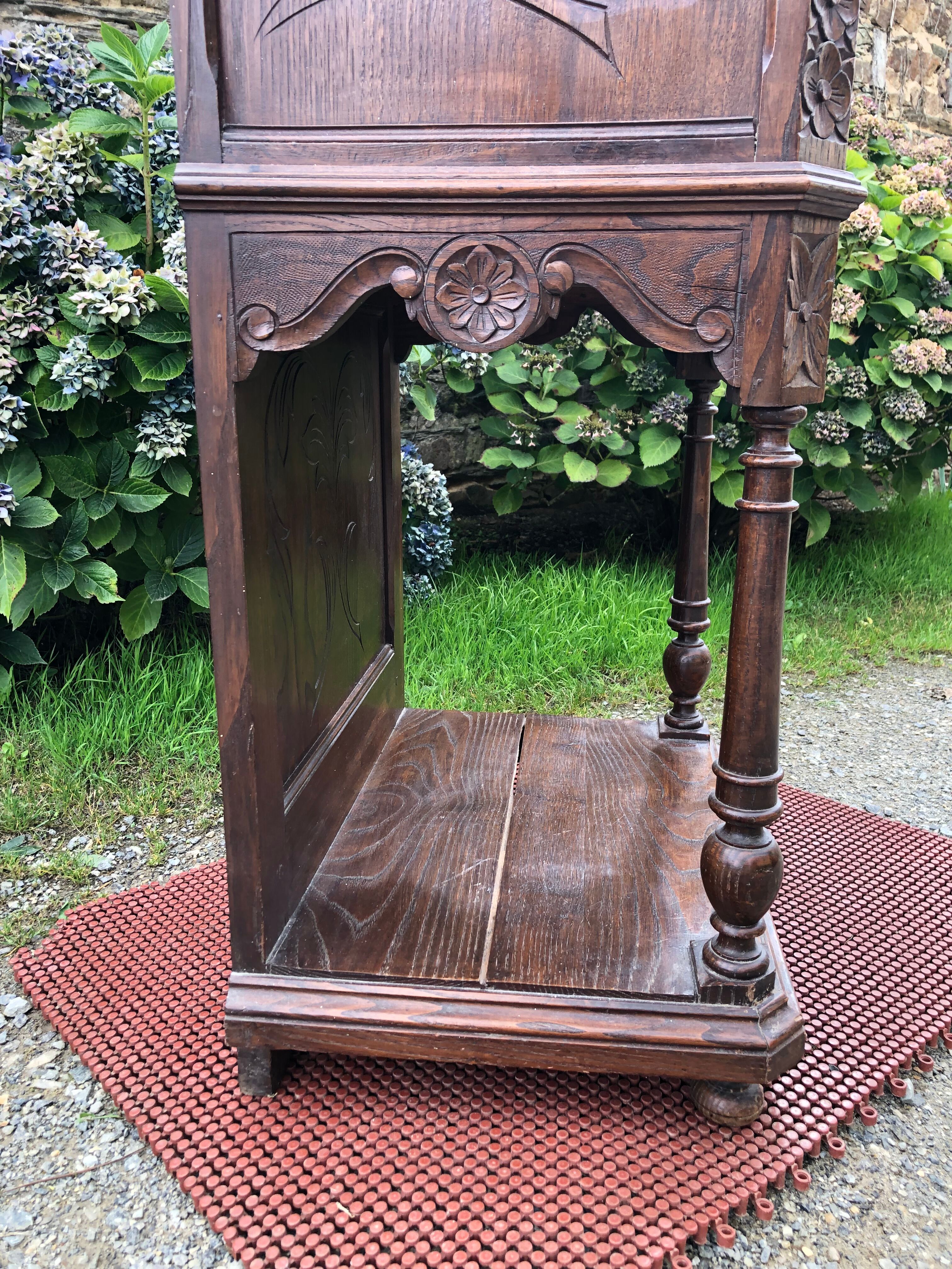 Breton oak sideboard from the early 20th century