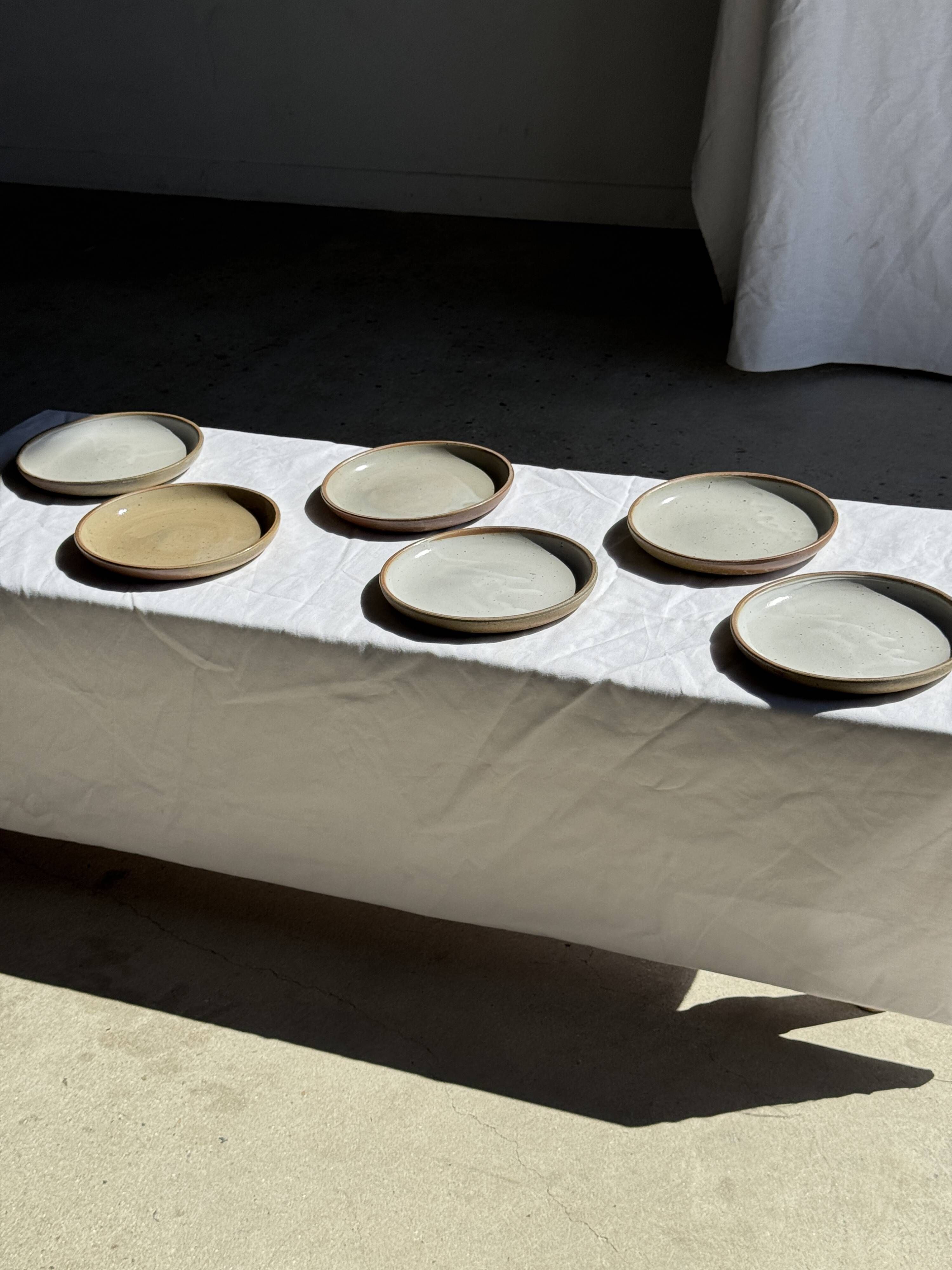 Set of 6 handmade stoneware plates in glazed beige and brown D20 H3