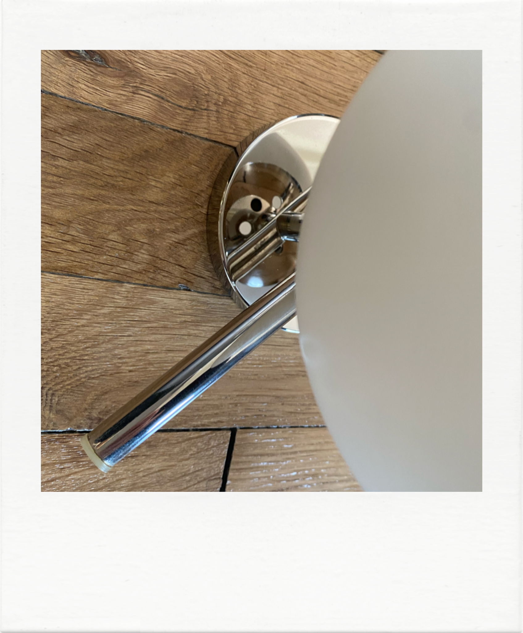 Applique chrome et opaline, années 70