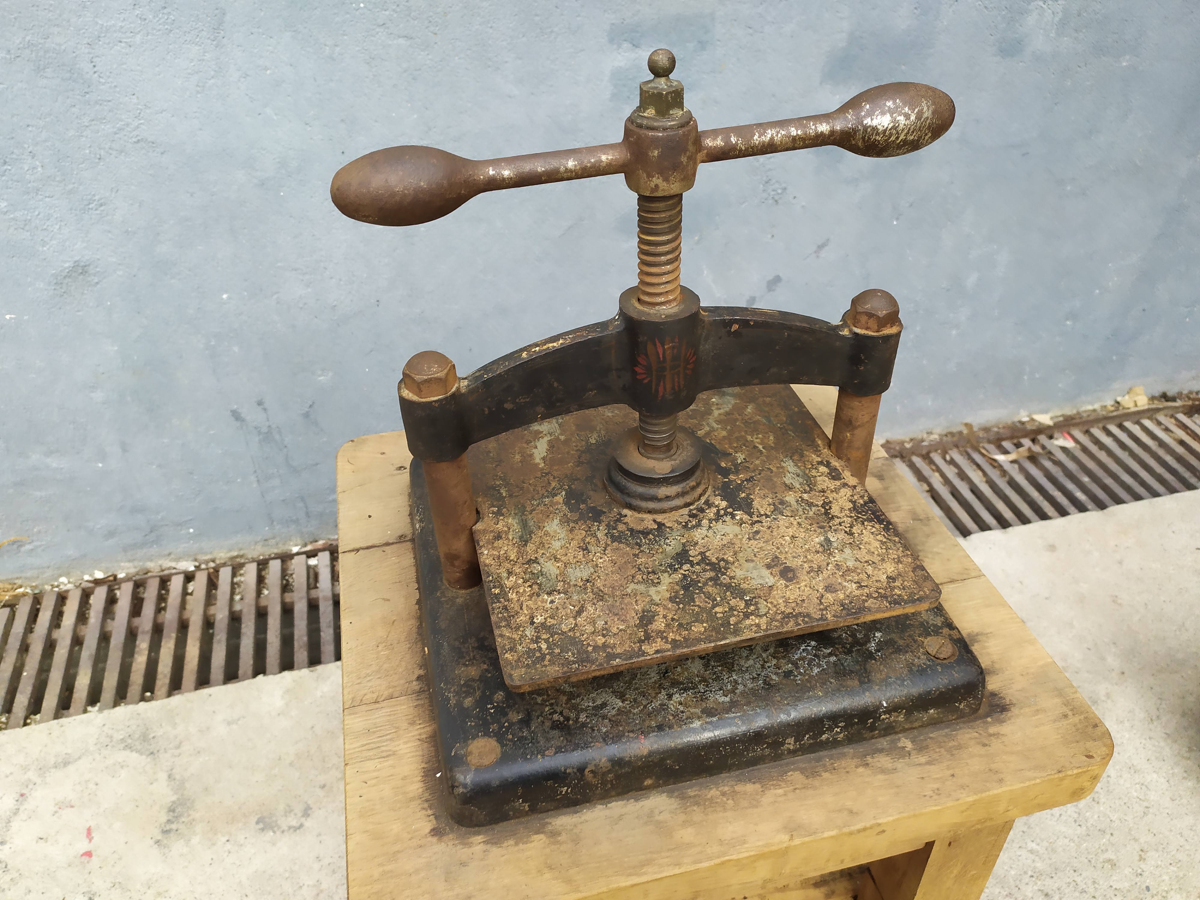 Press craft furniture