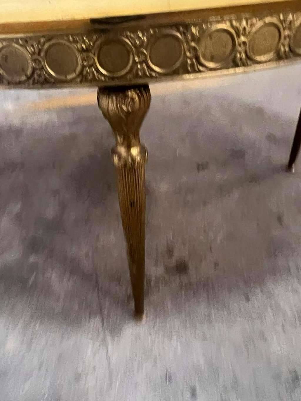 Vintage round coffee table: onyx top & gold brass structure