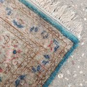 Kerman runner carpet in antique silk, hand-knotted from the 1940s.