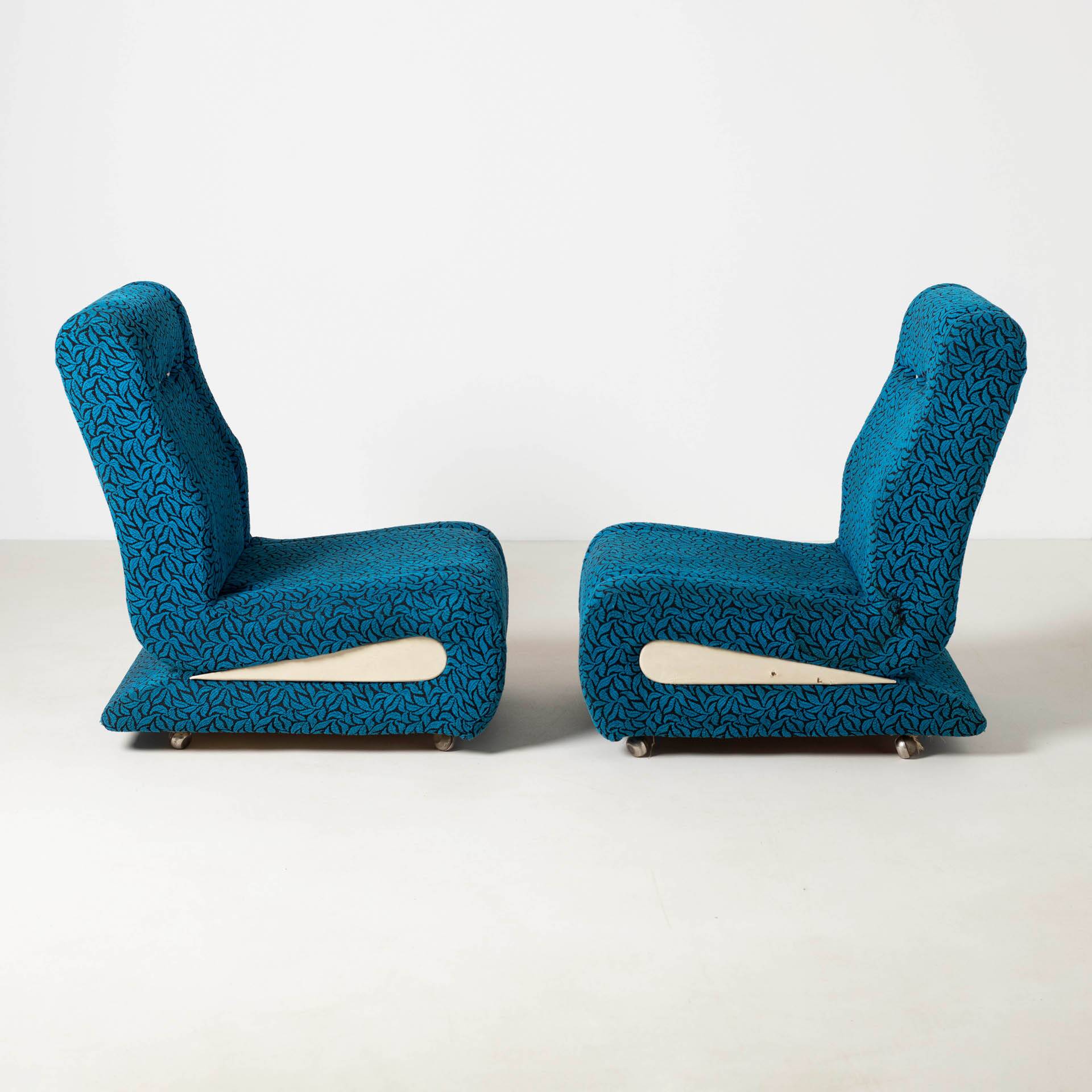 Set of 2 space-age lounge chairs in blue pattened upholstery, 1970s