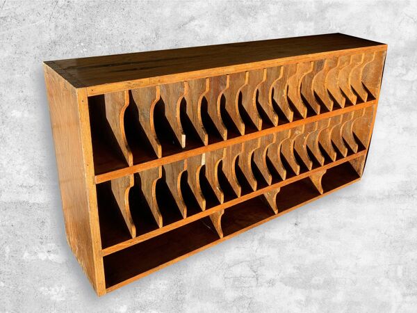 Casier de tri postal ancien en bois