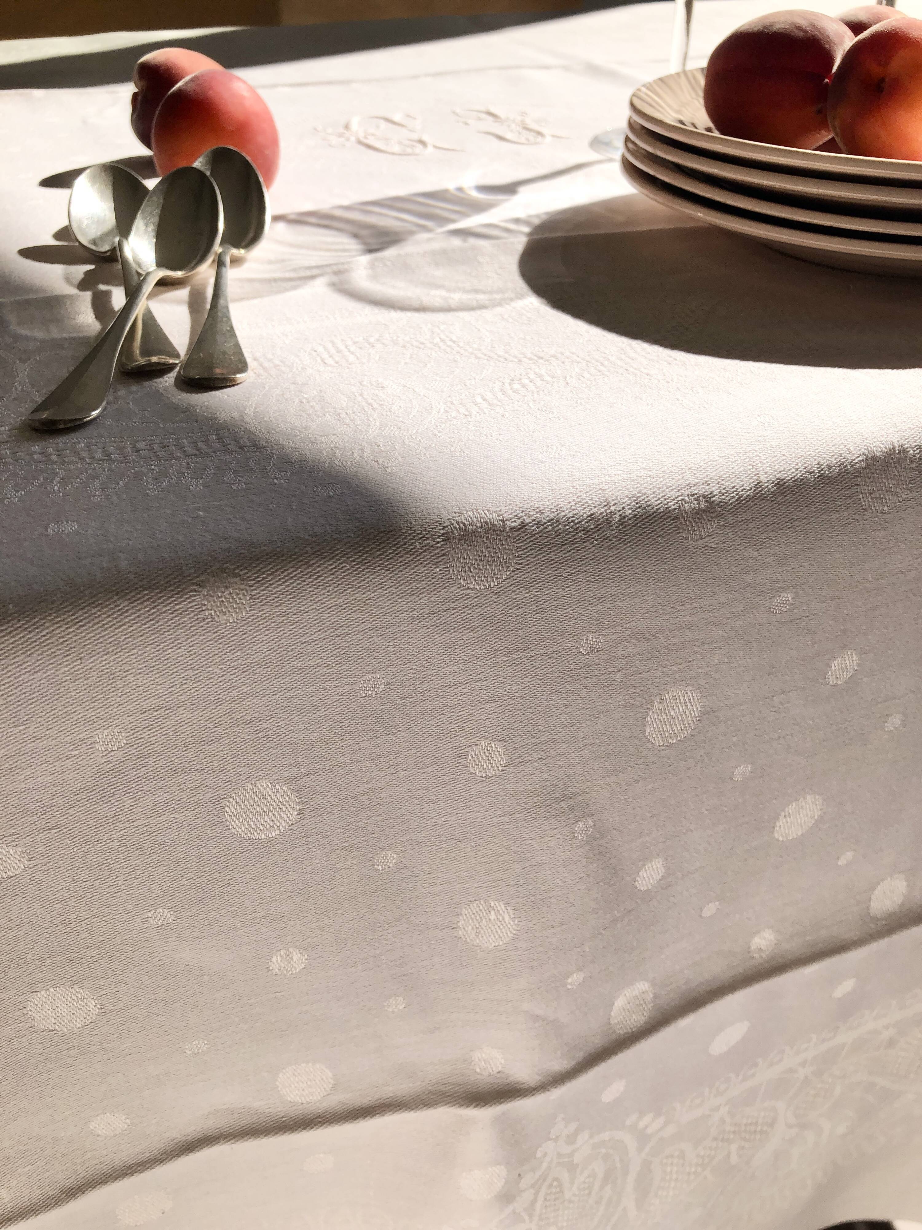 Nappe ancienne en damassée coton teintée en rose thé