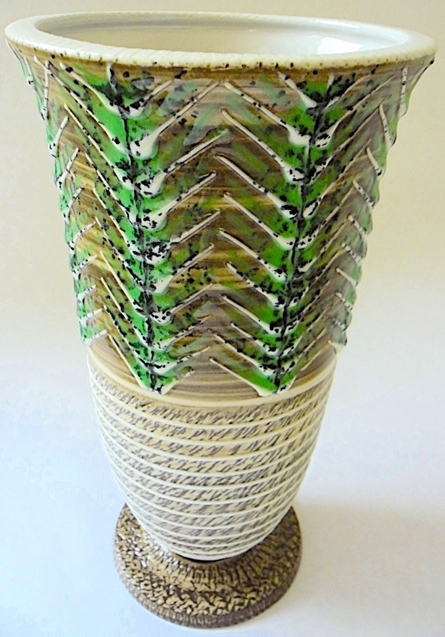 Vase cornet art deco porcelain enamelled of Lucien Brisdoux (1878-1963)