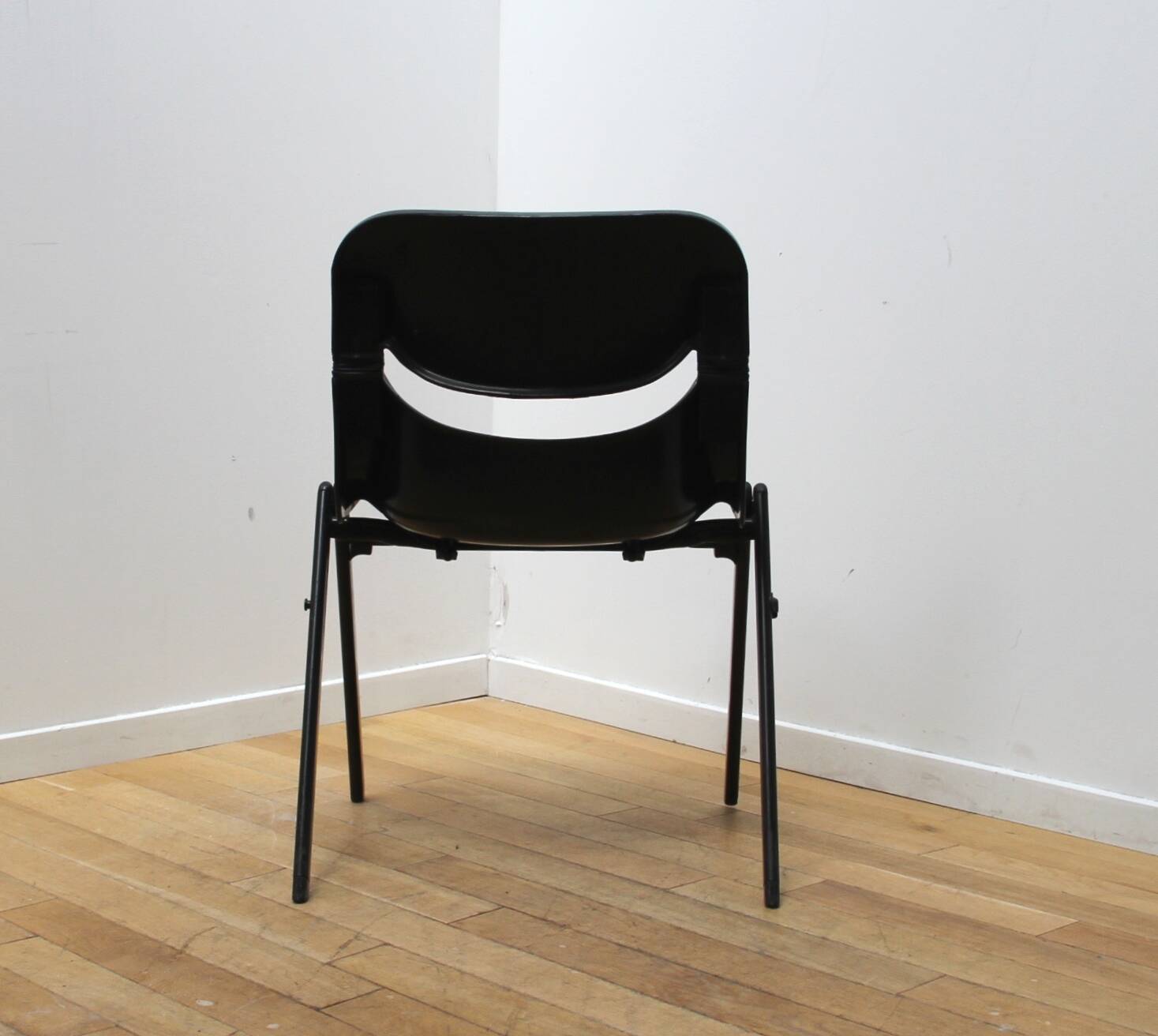 Set of 8 Dorsal chairs, Eurosit