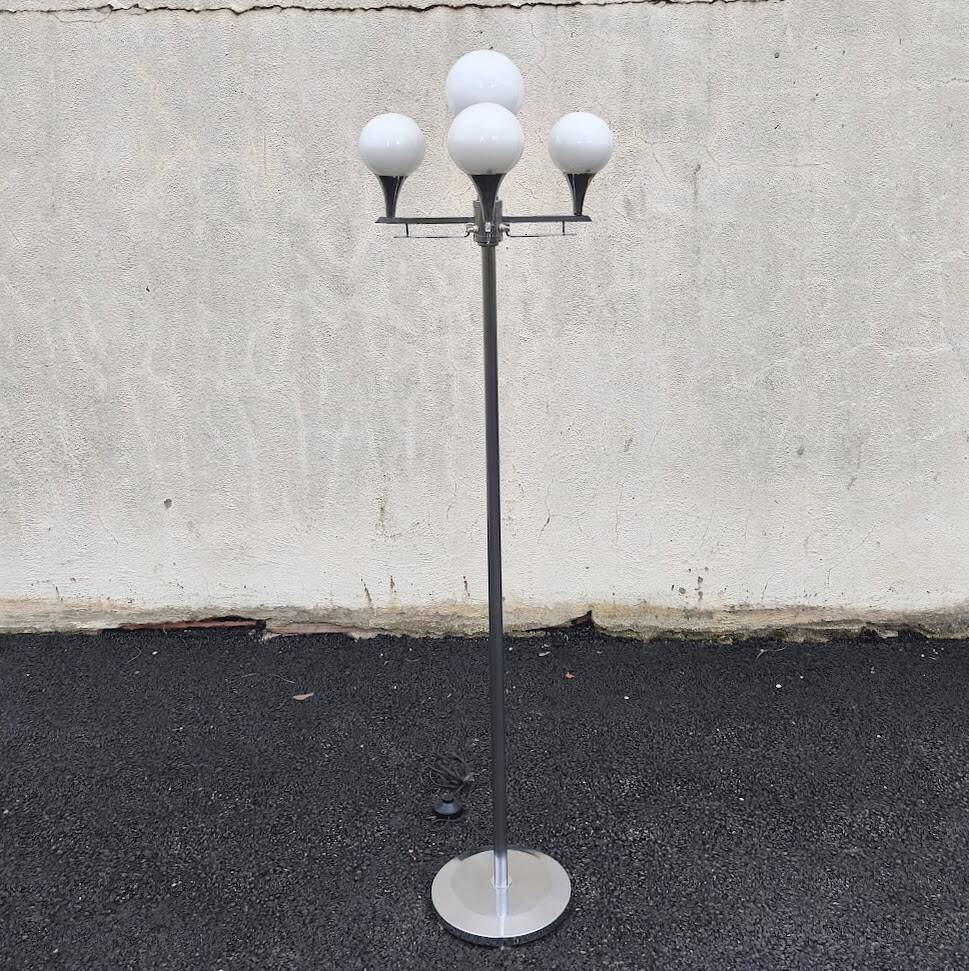 Space age floor lamp, chrome and opaline glass, 1970.
