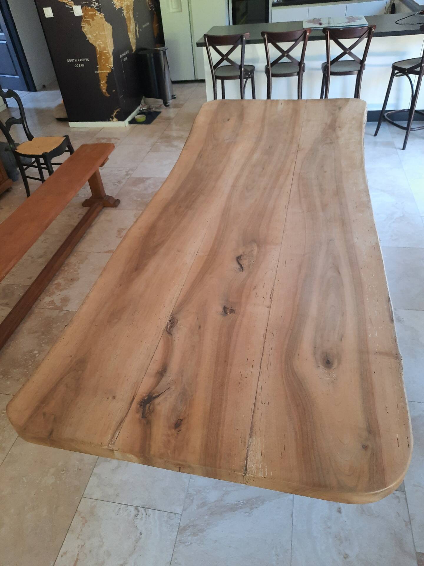 Table à manger en noyer