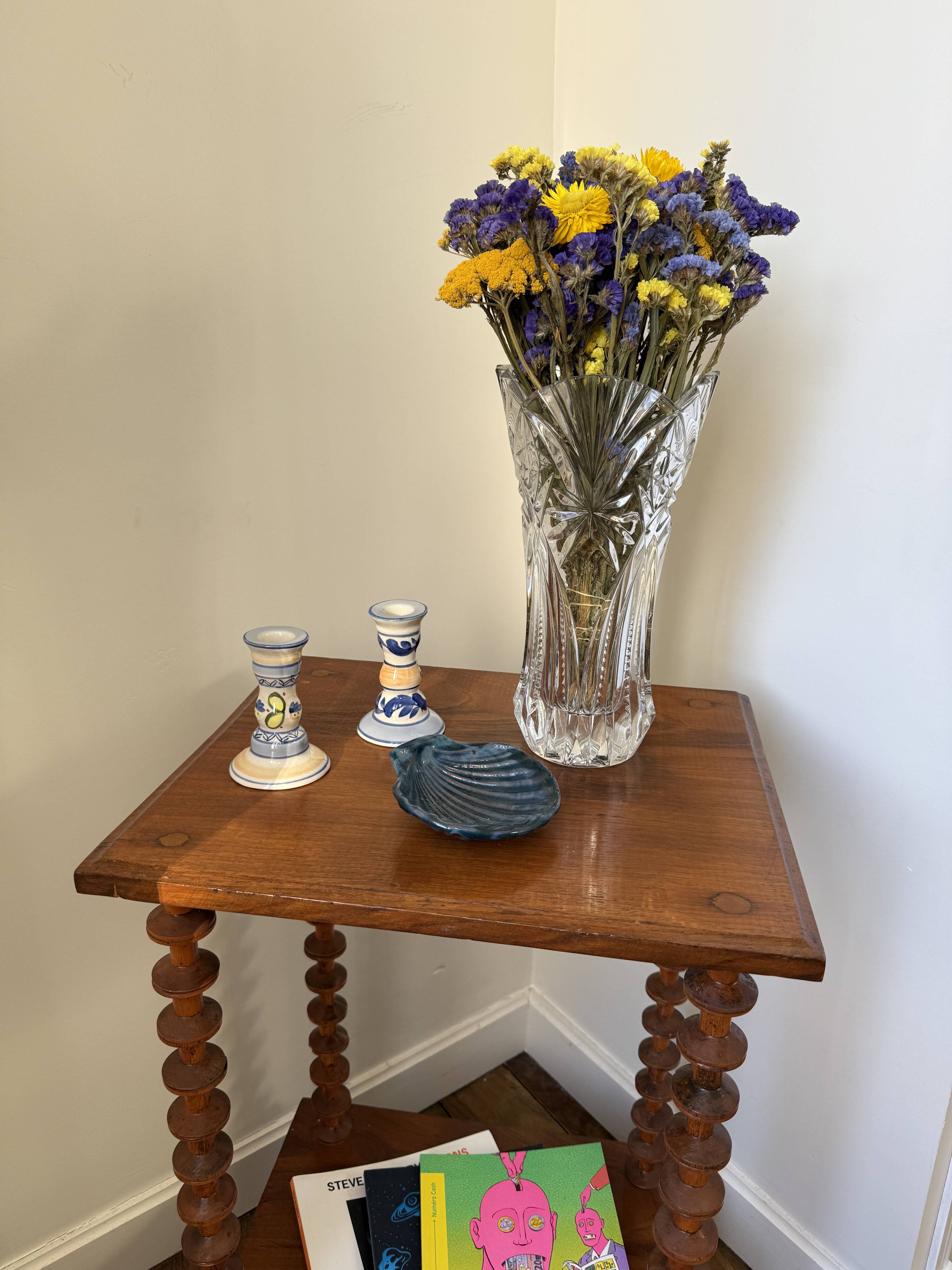 Side table / wooden pedestal Art Deco shelf spools from the 1950s